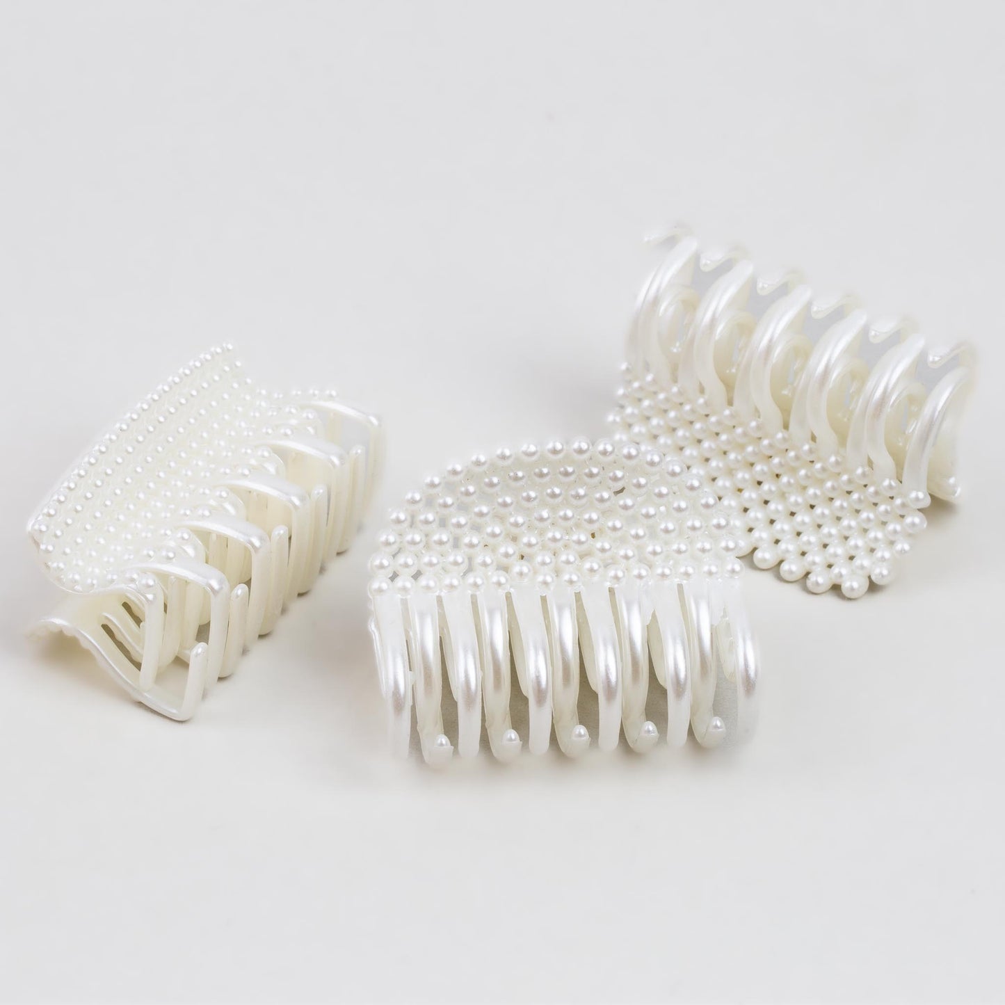 Clame de păr medii cu perle, forme geometrice, set 3 buc - Alb