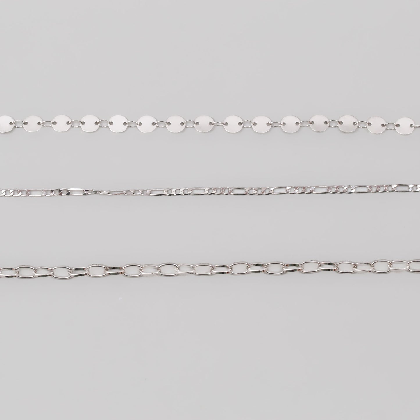 Colier cu lanț triplu și zale în formă de bănuț