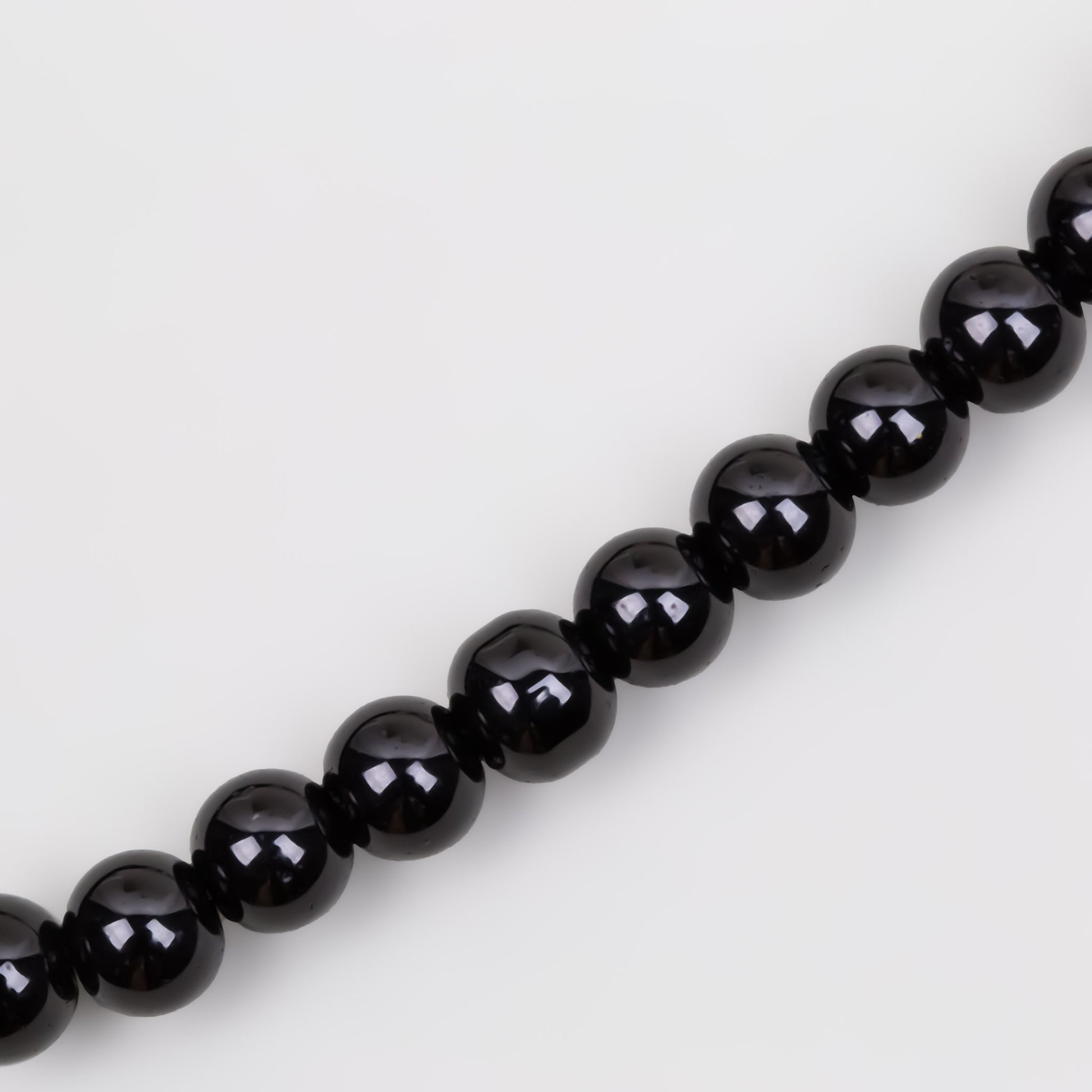 Colier cu perle la baza gâtului - Negru