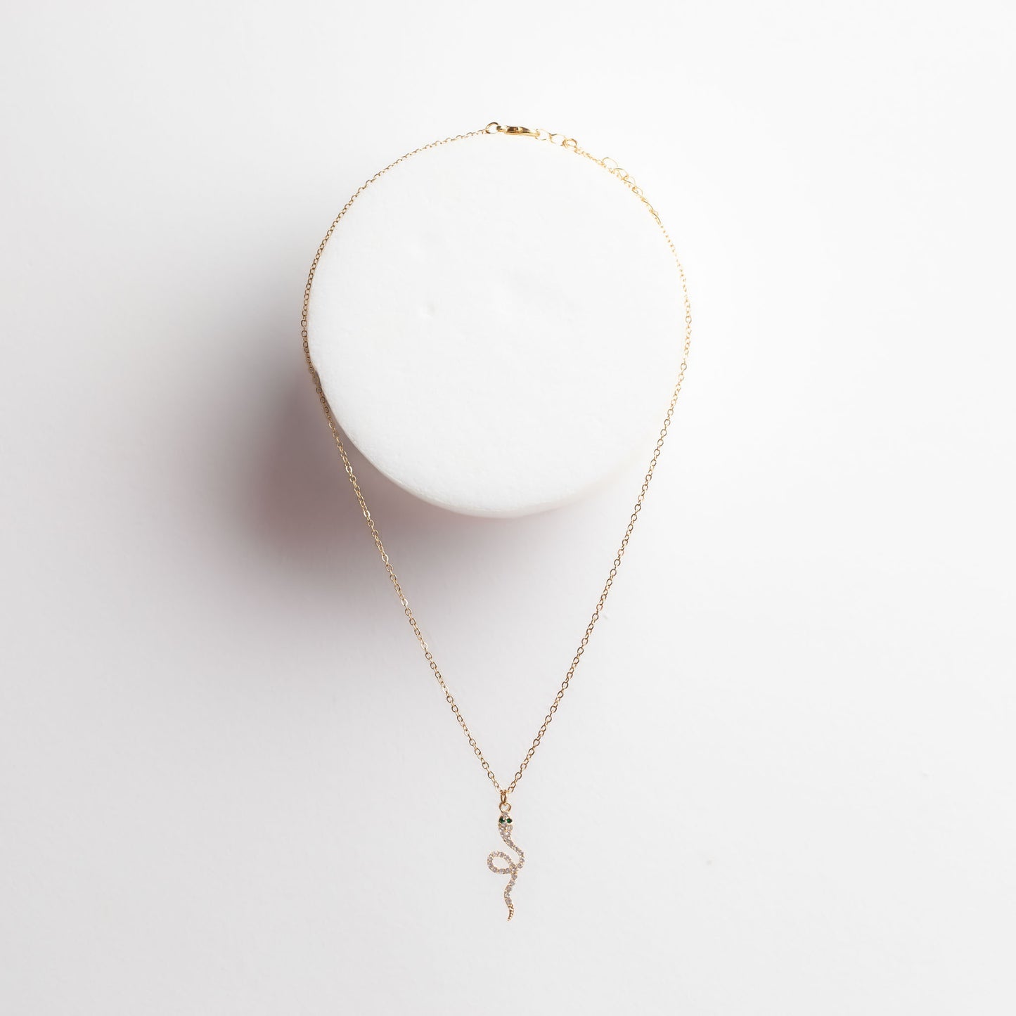 Colier la baza gâtului cu pandantiv șarpe cu ștrasuri