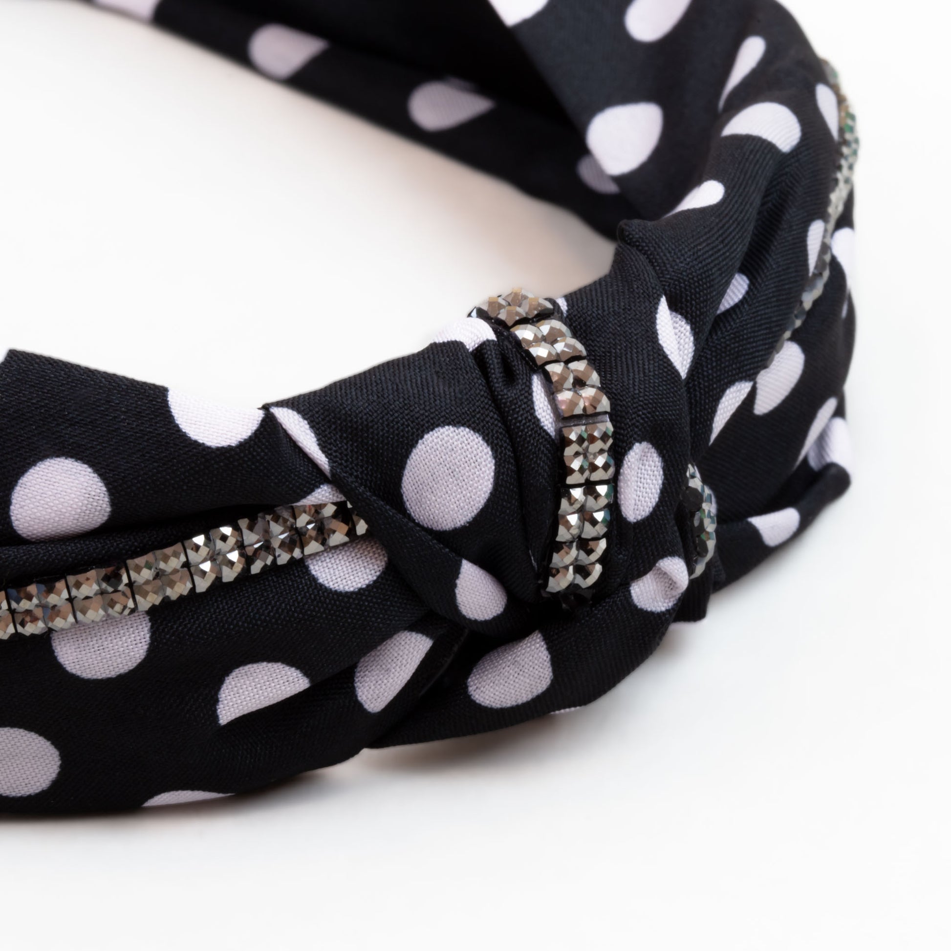 Cordeluță de păr lată cu nod și ștrasuri, material textil cu buline - Negru