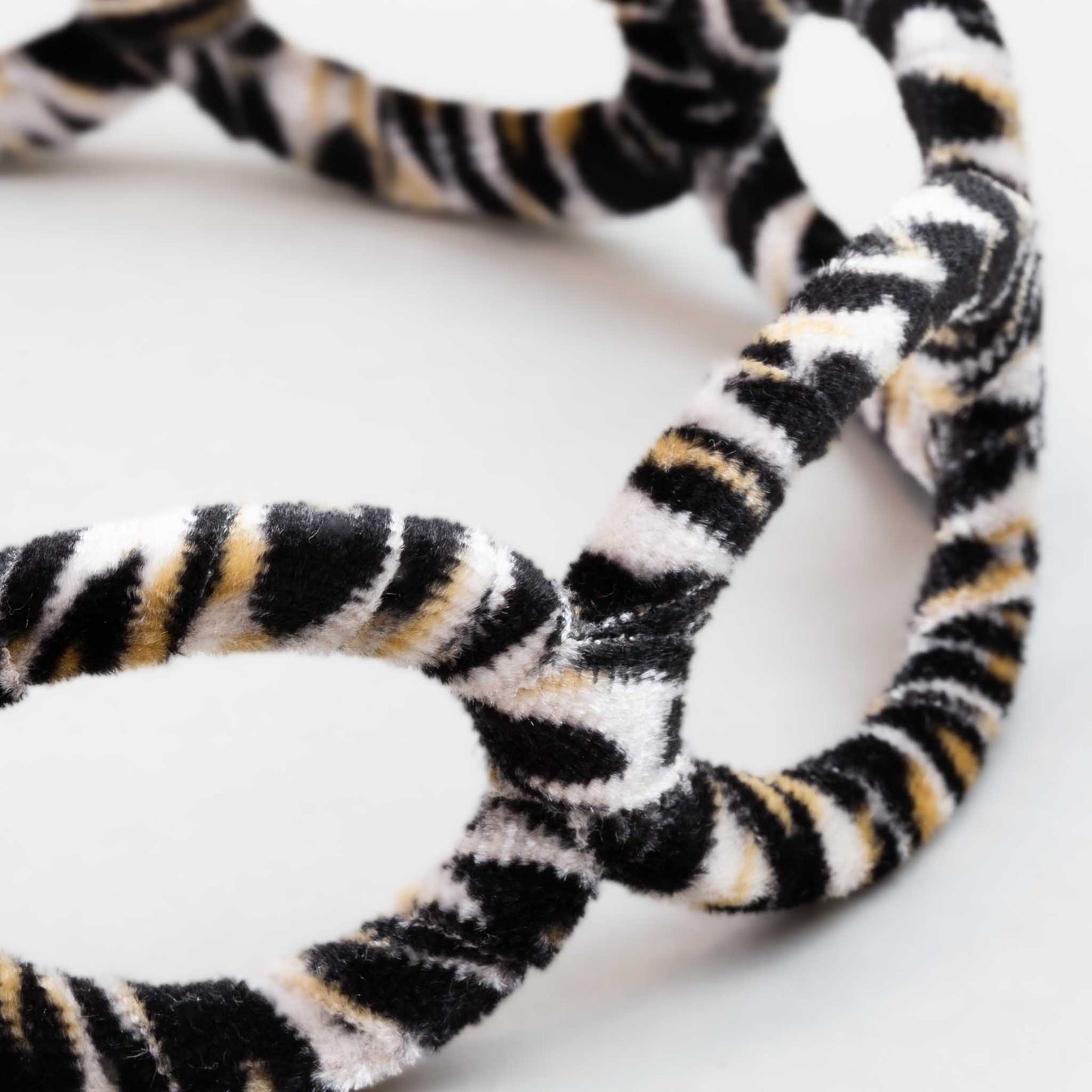 Cordelută de păr lată în formă de zale cu catifea și animal print - Bengal Tiger