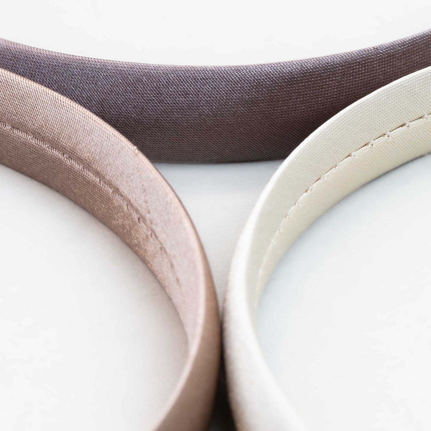 Cordeluțe de păr subțiri simple satinate, set 3 buc - Bej