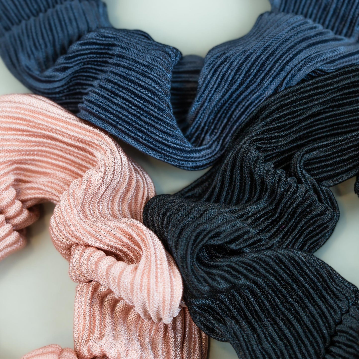 Elastice de păr din satin , tip scrunchie cu striații, grosime 5 cm, set 3 buc - Modern Mix