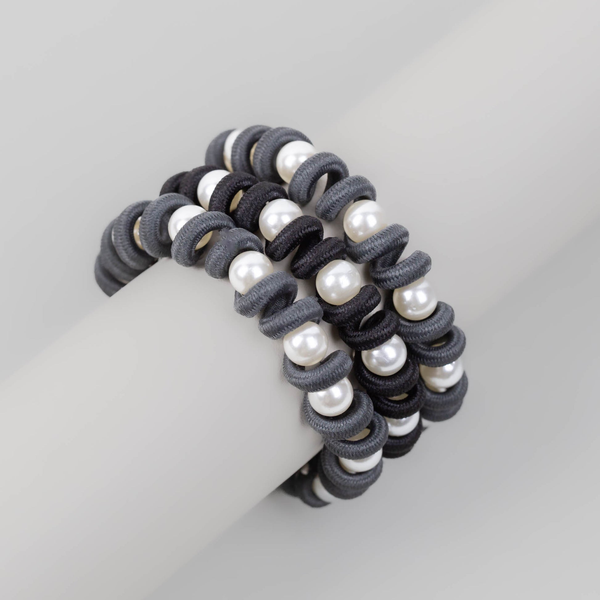 Elastice de păr, spiralate cu perle, grosime 1 cm, set 3 buc - 2 Gri 1 Negru