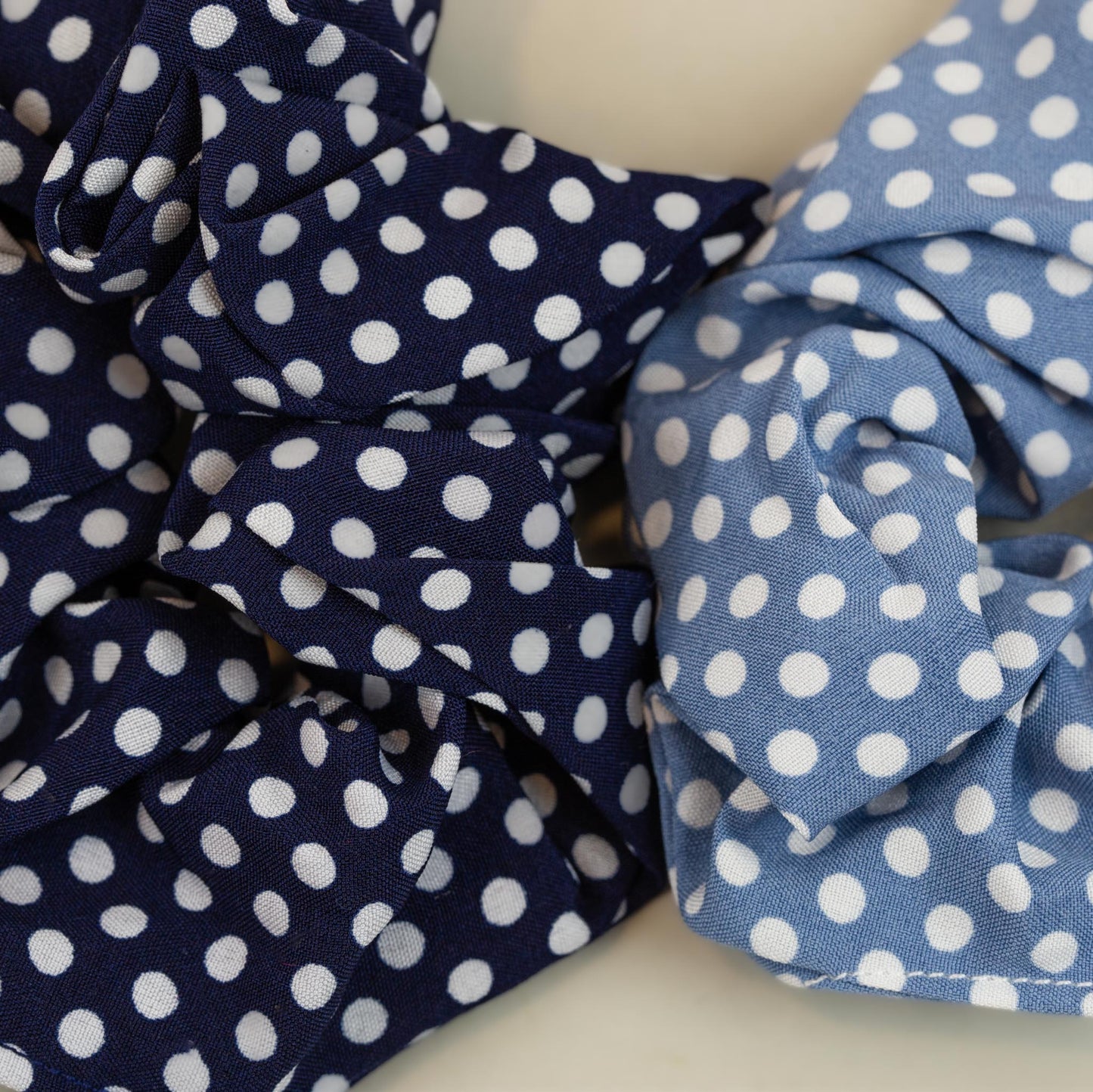 Elastice de păr tip scrunchie cu buline, grosime 4,5 cm, set 2 buc - Albastru