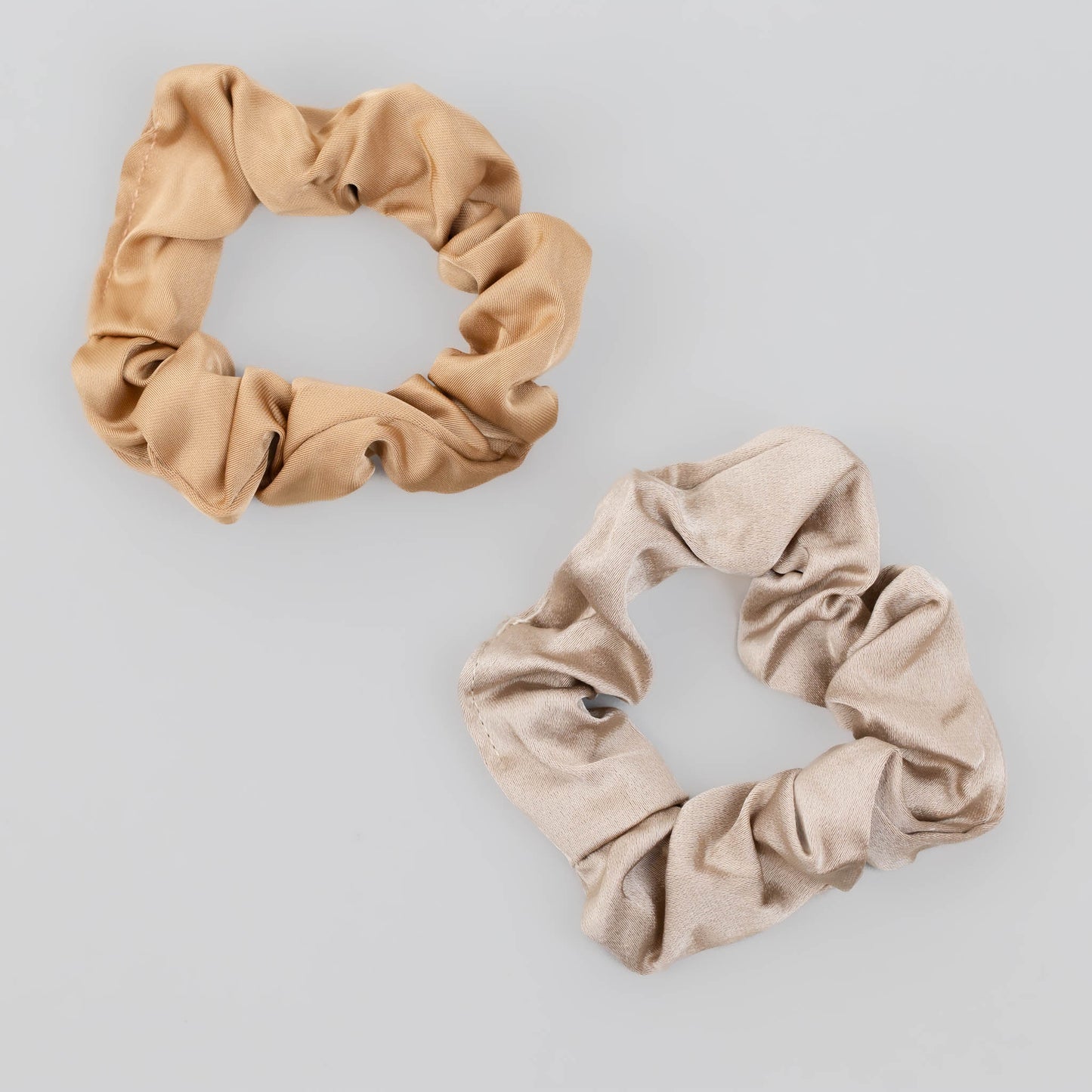 Elastice de păr tip scrunchie cu textură fină din satin, grosime 2 cm, set 2 buc - Caramel Mix