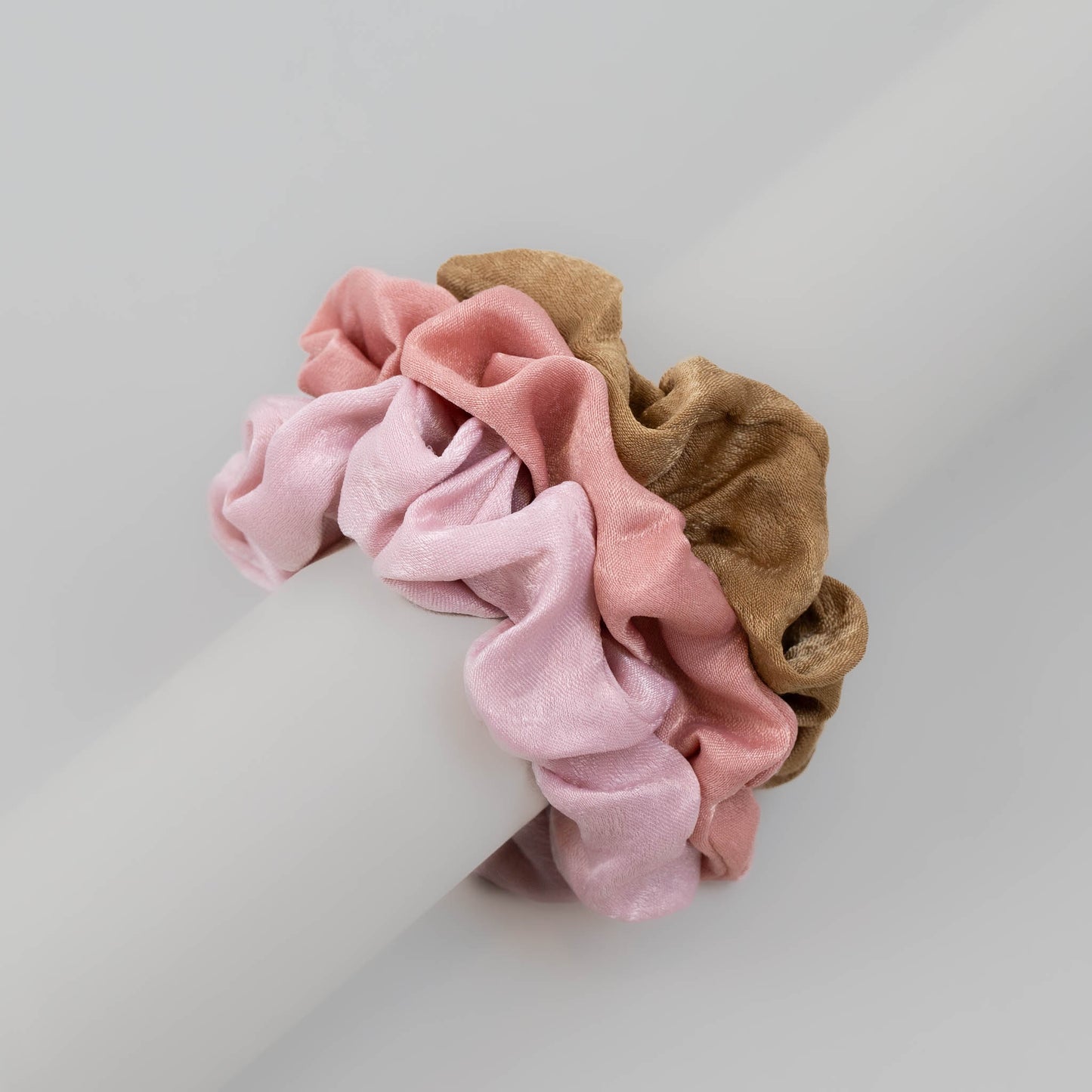 Elastice de păr tip scrunchie cu textură fină din satin, grosime 3 cm, set 3 buc - Velvet Mix