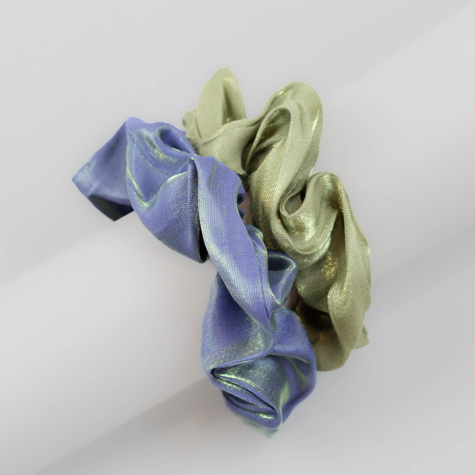 Elastice de păr tip scrunchie cu textură fină și lucioasă, grosime 3 cm, set 2 buc - Verde, Albastru