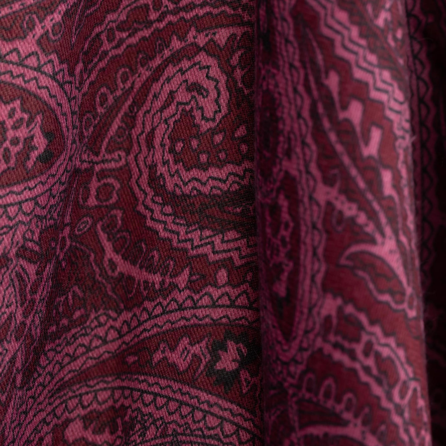 Eșarfă comodă cu imprimeu paisley magenta, 180 x 90 cm