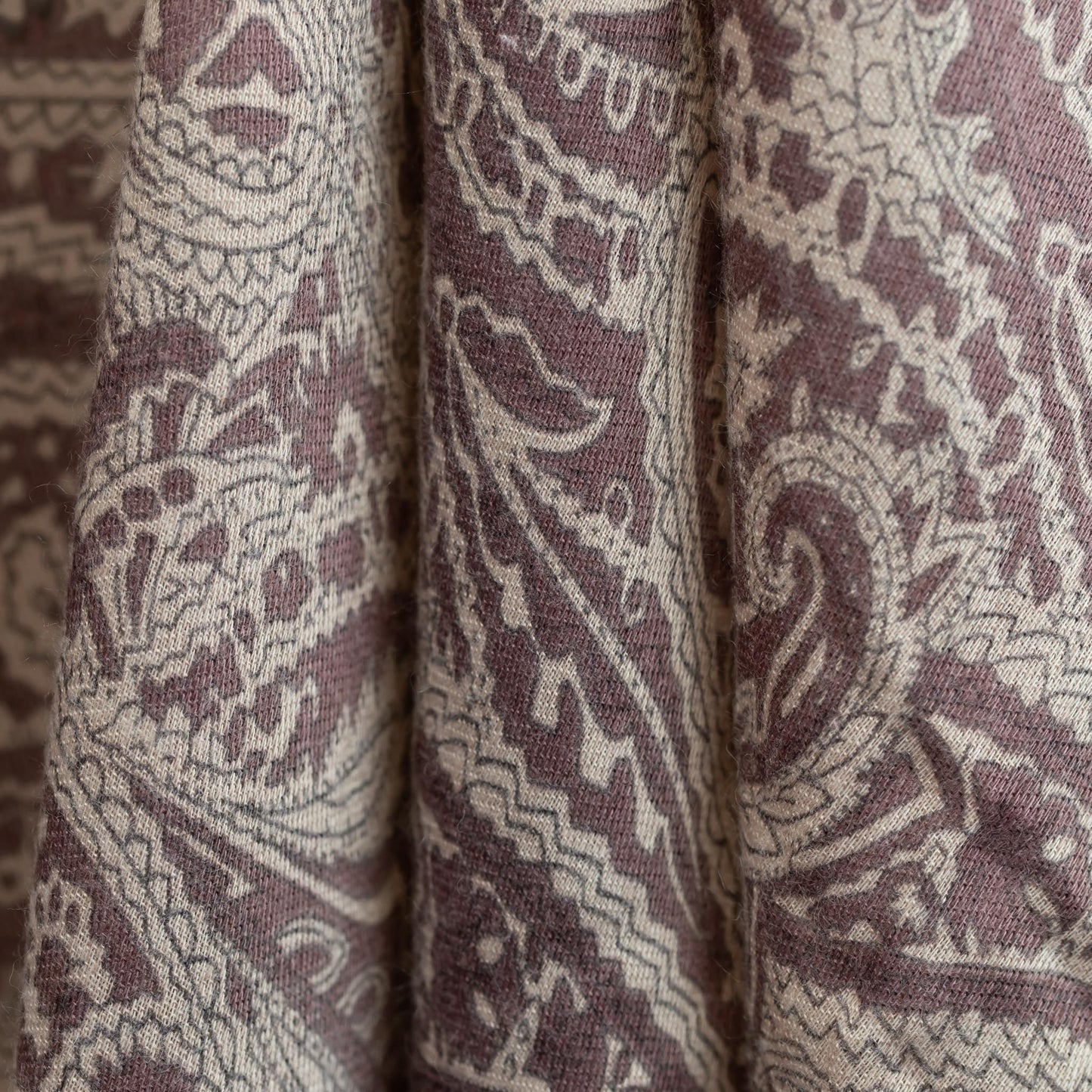 Eșarfă comodă cu imprimeu paisley rose, 180 x 90 cm