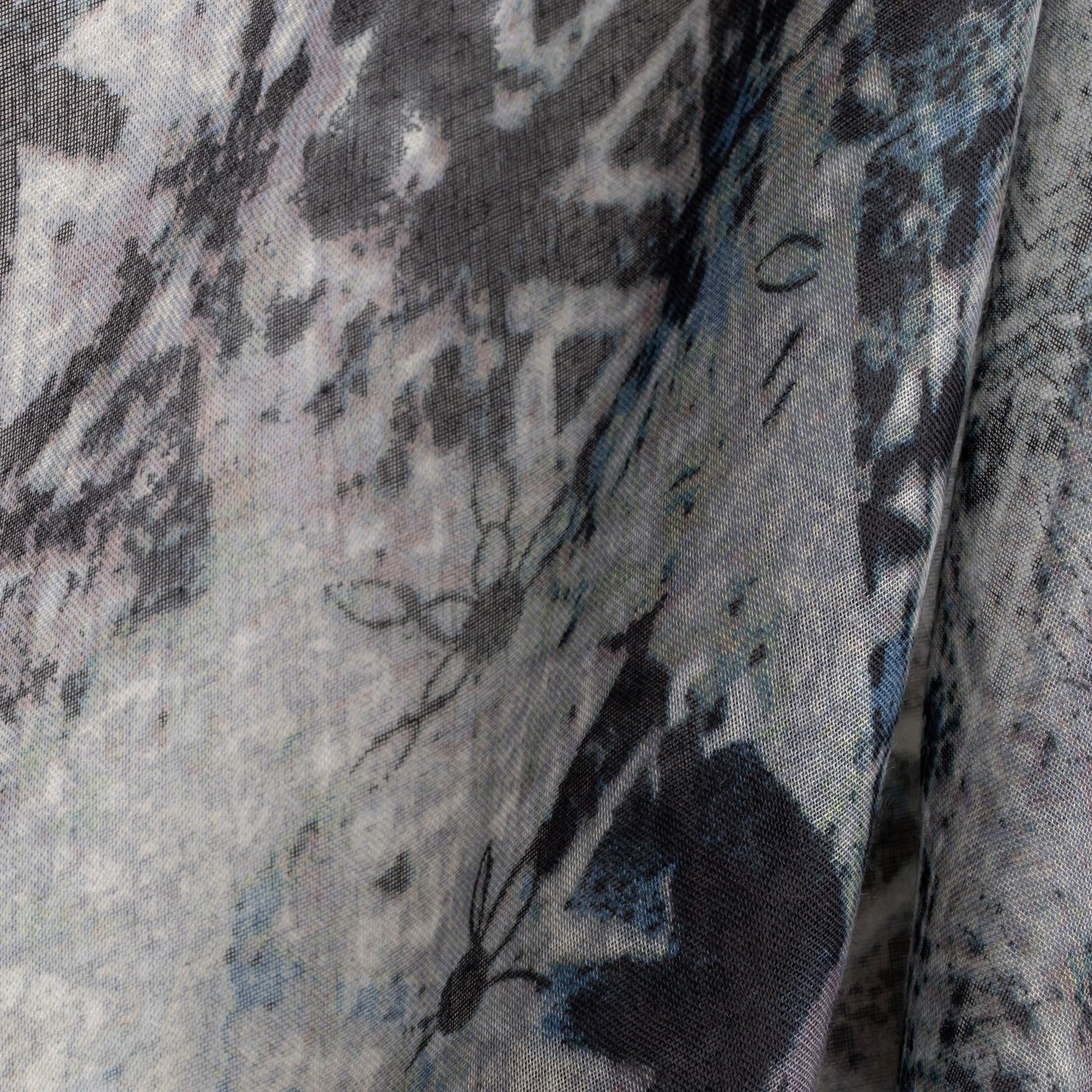 Eșarfă comodă cu imprimeu triunghiuri aztec, 185 x 90 cm - Gri