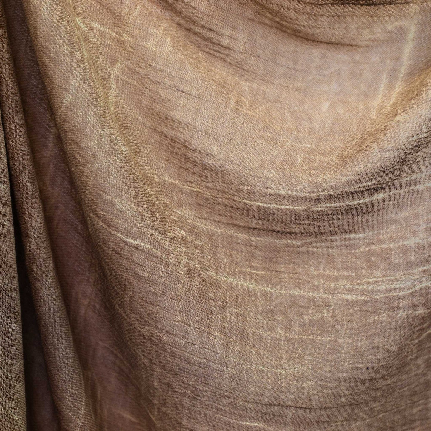 Eșarfă damă cu textură creponată și franjuri, 180 x 100 cm - Maro