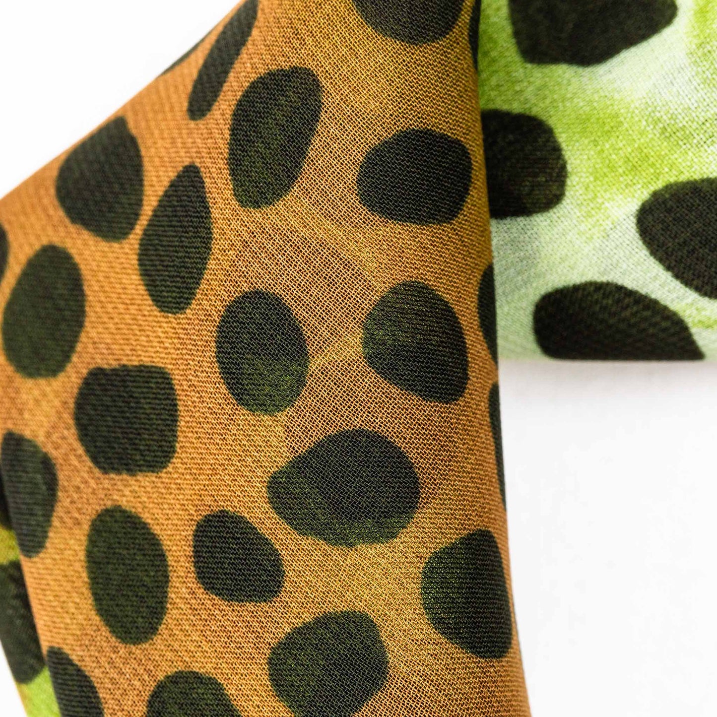 Eșarfă damă din mătase cu animal print în degrade, 65 x 65 cm - Verde, Maro