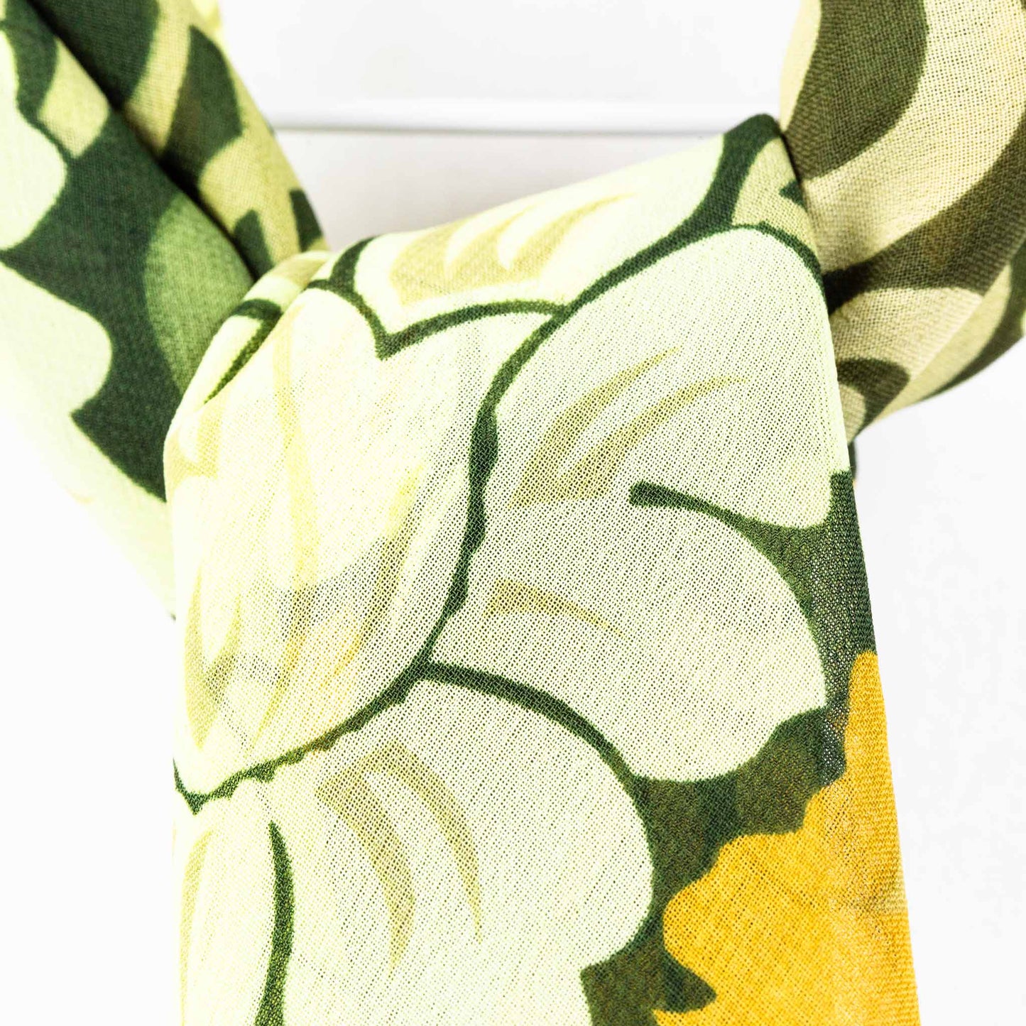 Eșarfă damă din mătase cu imprimeu floral abstract, 65 x 65 cm - Verde