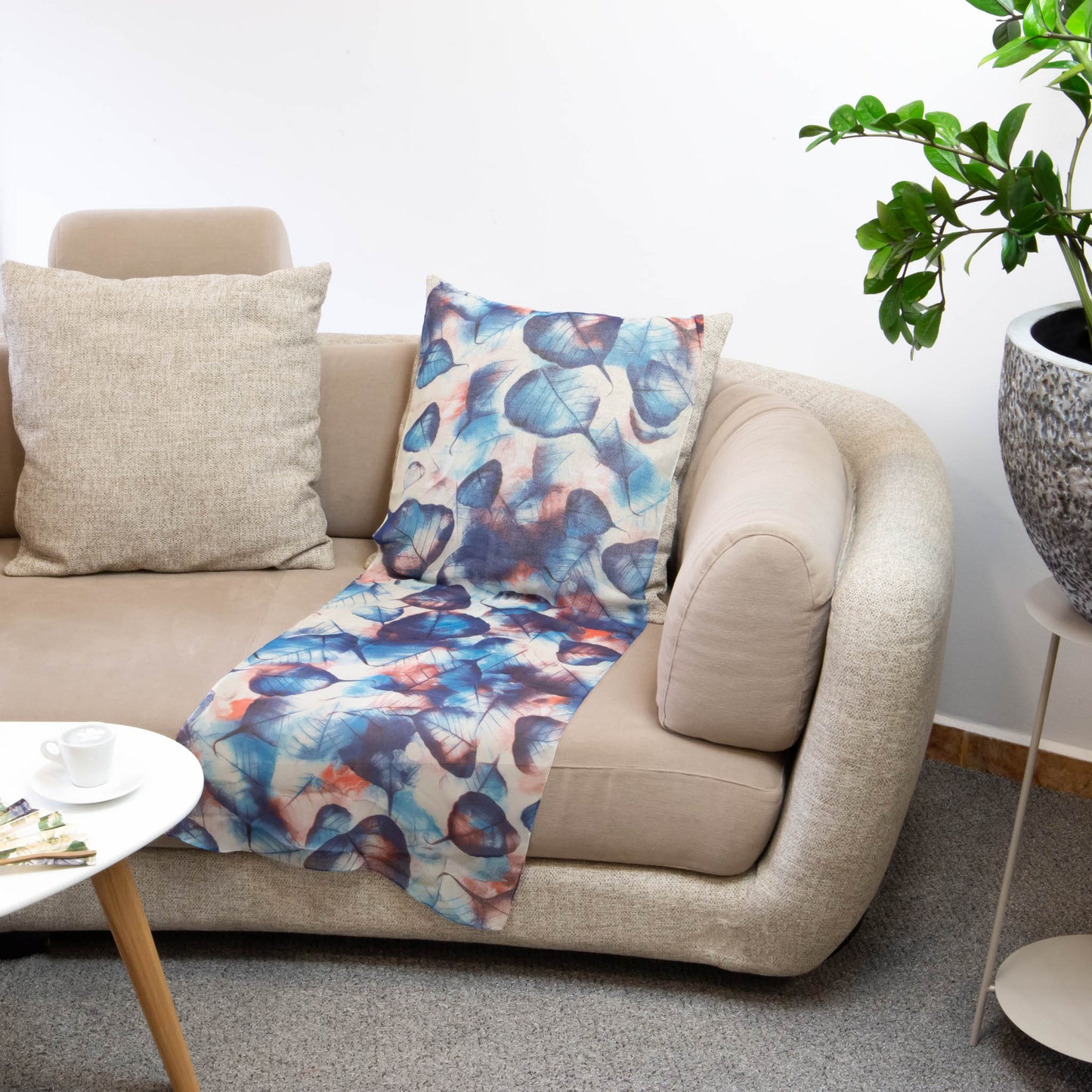 Eșarfă fină cu efect de mătase, imprimeu cu frunze mari, 160 x 45 cm - Albastru