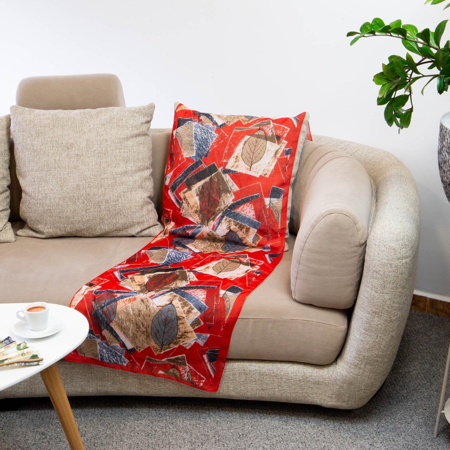 Eșarfă fină cu efect de mătase, imprimeu cu frunze și secțiuni colorate, 150 x 45 cm - Roșu