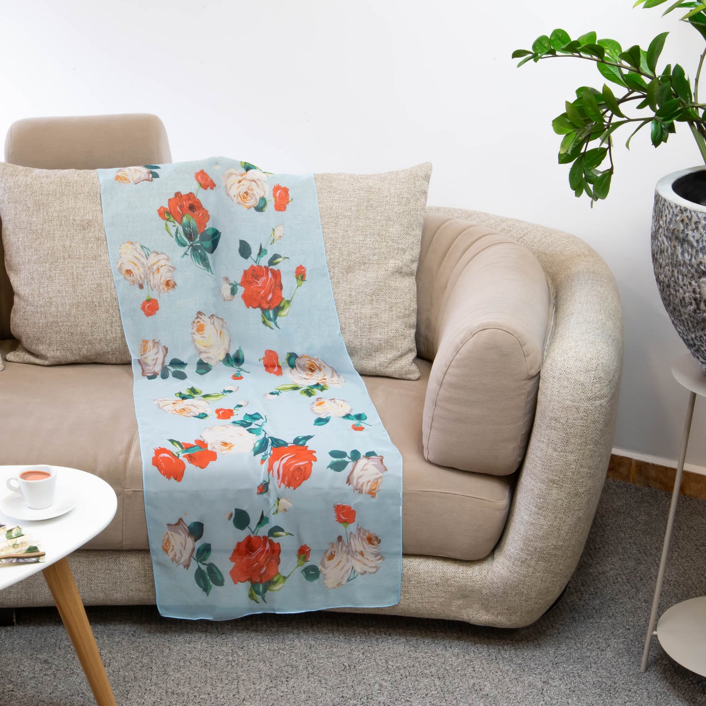 Eșarfă fină cu efect de mătase, imprimeu cu trandafiri classy, 160 x 50 cm - Albastru Deschis