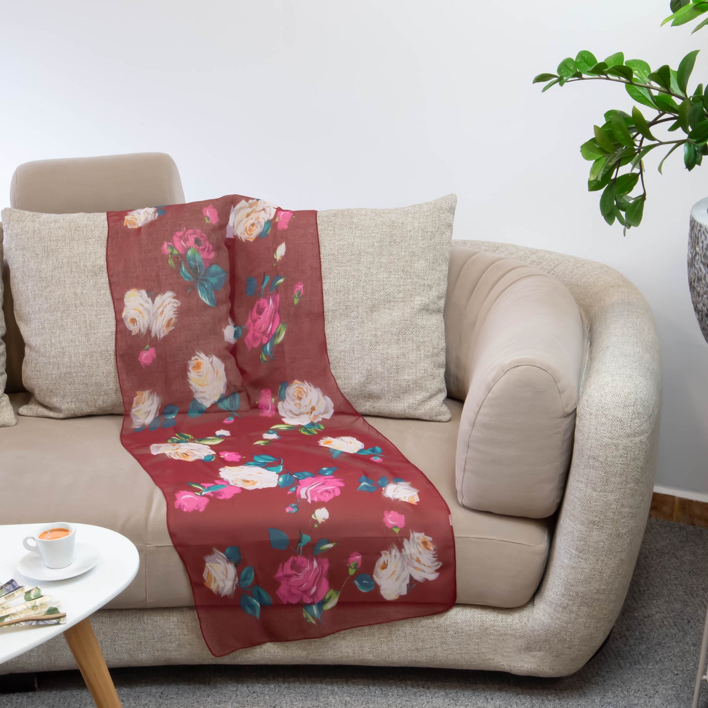 Eșarfă fină cu efect de mătase, imprimeu cu trandafiri classy, 160 x 50 cm - Bordo