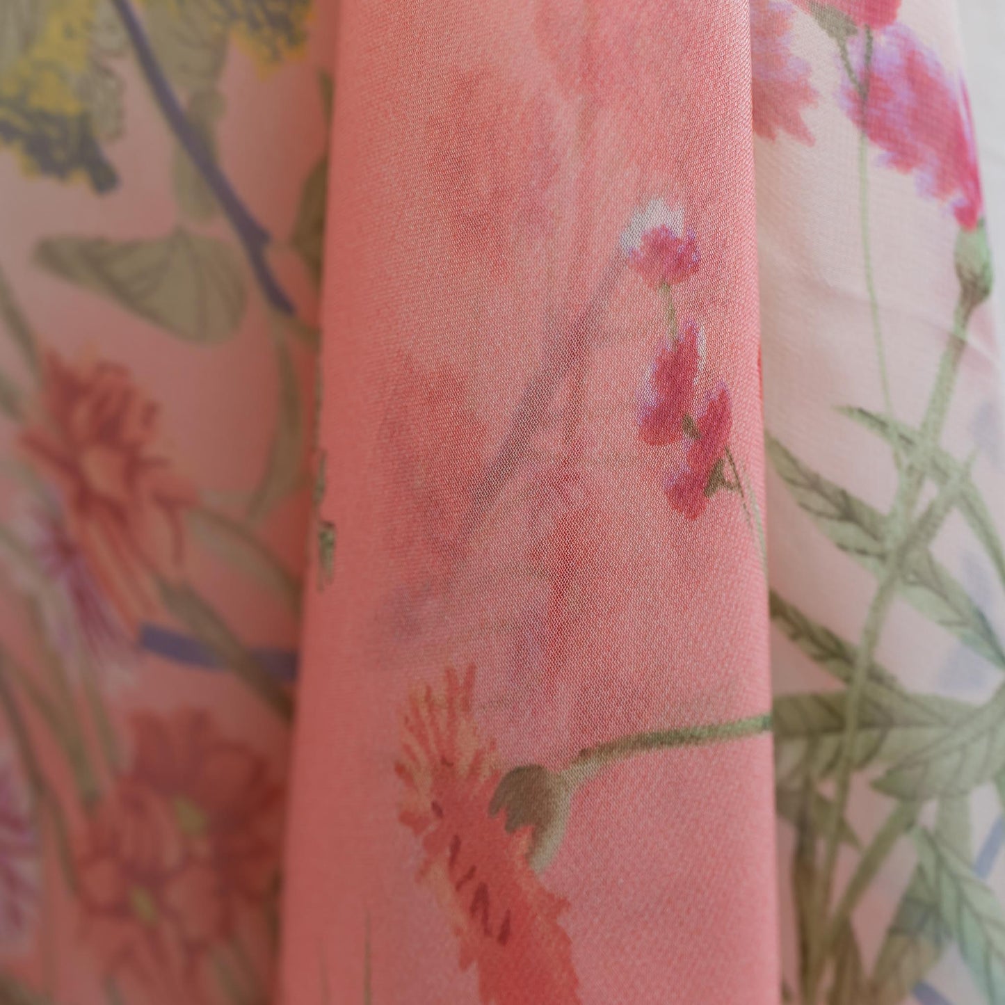 Eșarfă fină cu efect de mătase, imprimeu delicate wild flowers, 160 x 50 cm - Strawbery