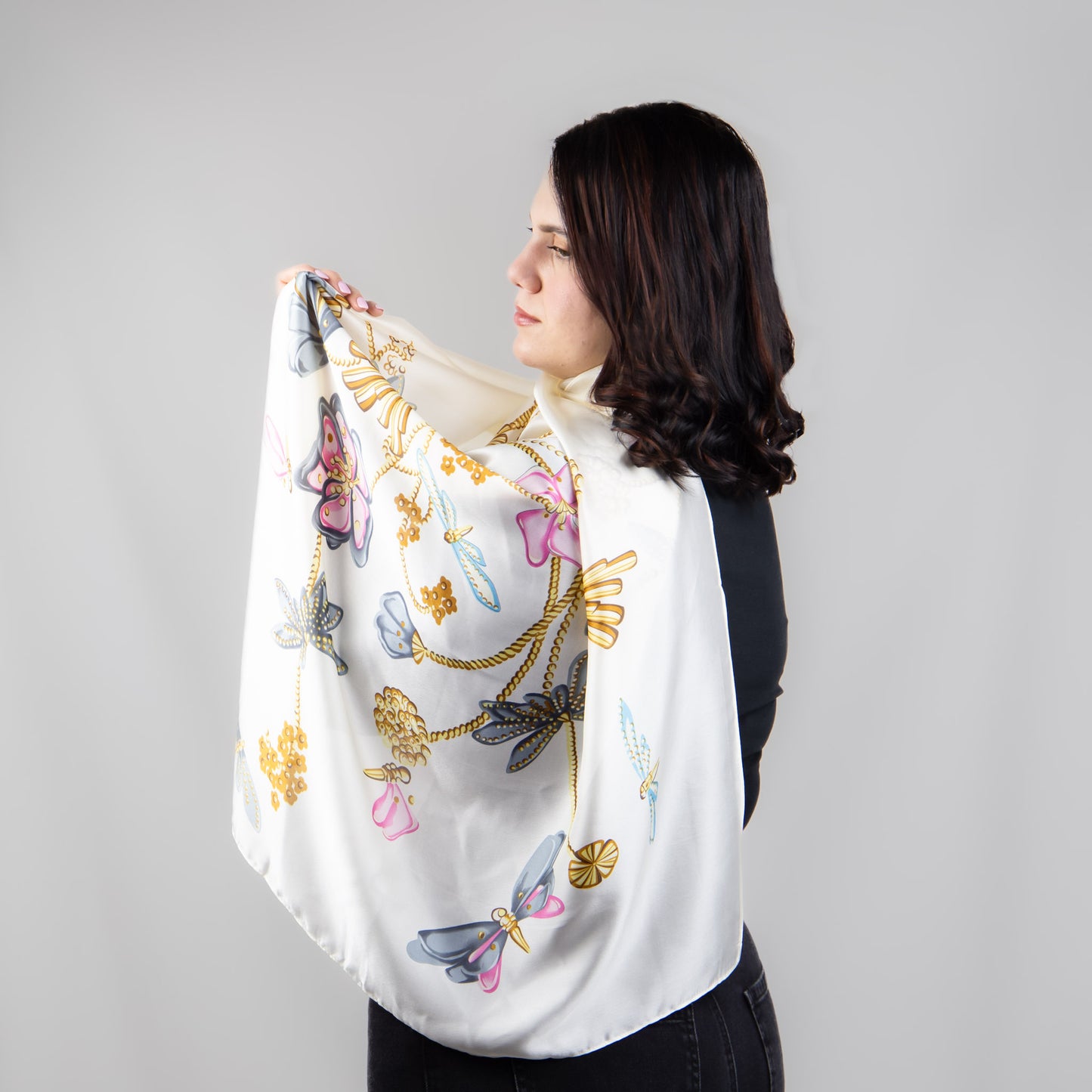 Eșarfă fină și deosebită cu efect mătase, imprimeu floral în culori calde, 180 x 90 cm - Crem