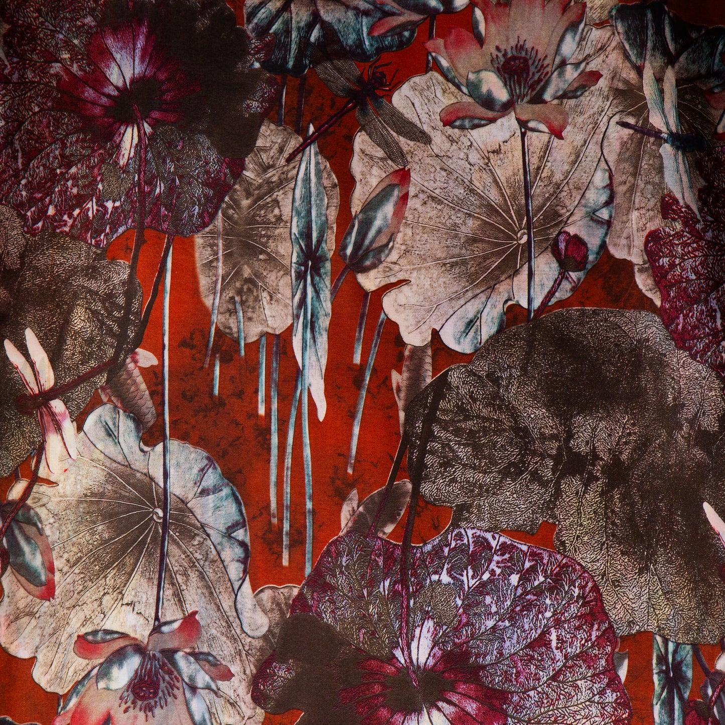Eșarfă fină și deosebită din satin cu imprimeu față-verso, peisaj pitoresc și motive florale, 180 x 70 cm - Maro