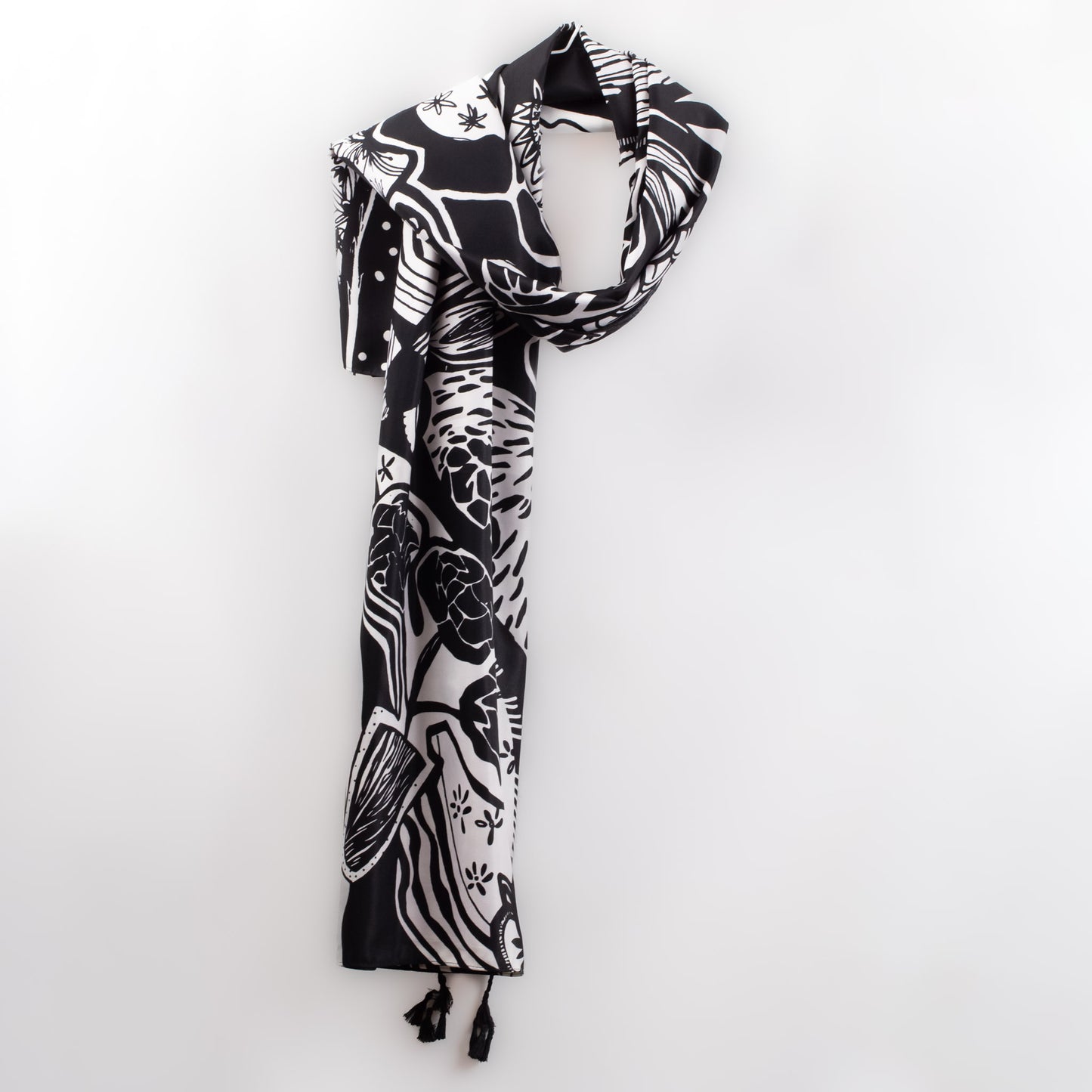 Eșarfă premium cu imprimeu black & white flowers, 180 x 85 cm