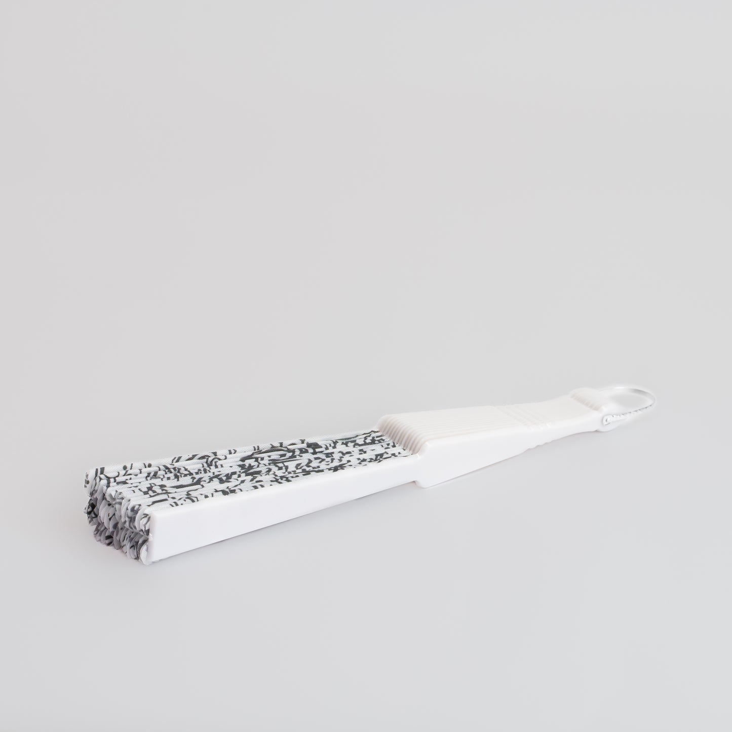 Evantai pliabil ușor, 23 cm, paisley - Alb