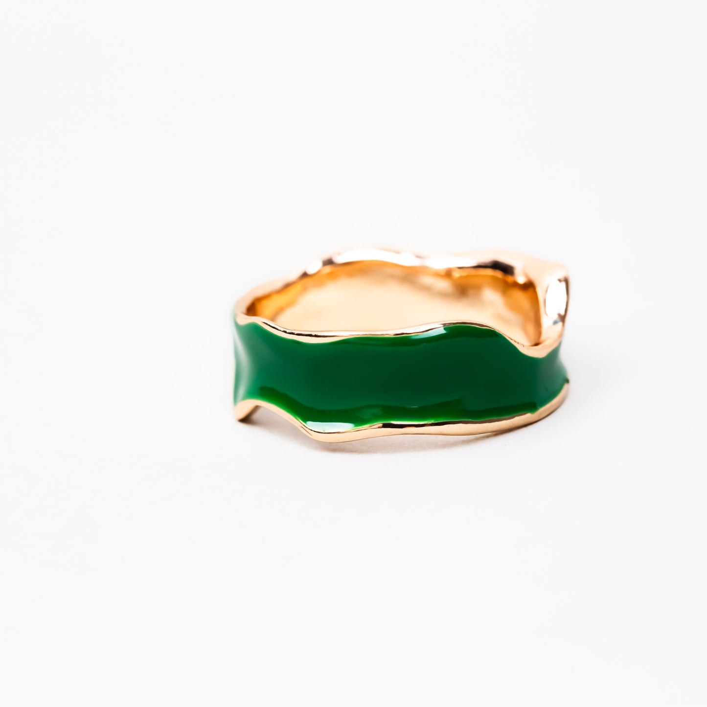 Inel auriu cu formă abstractă și accent color - Verde
