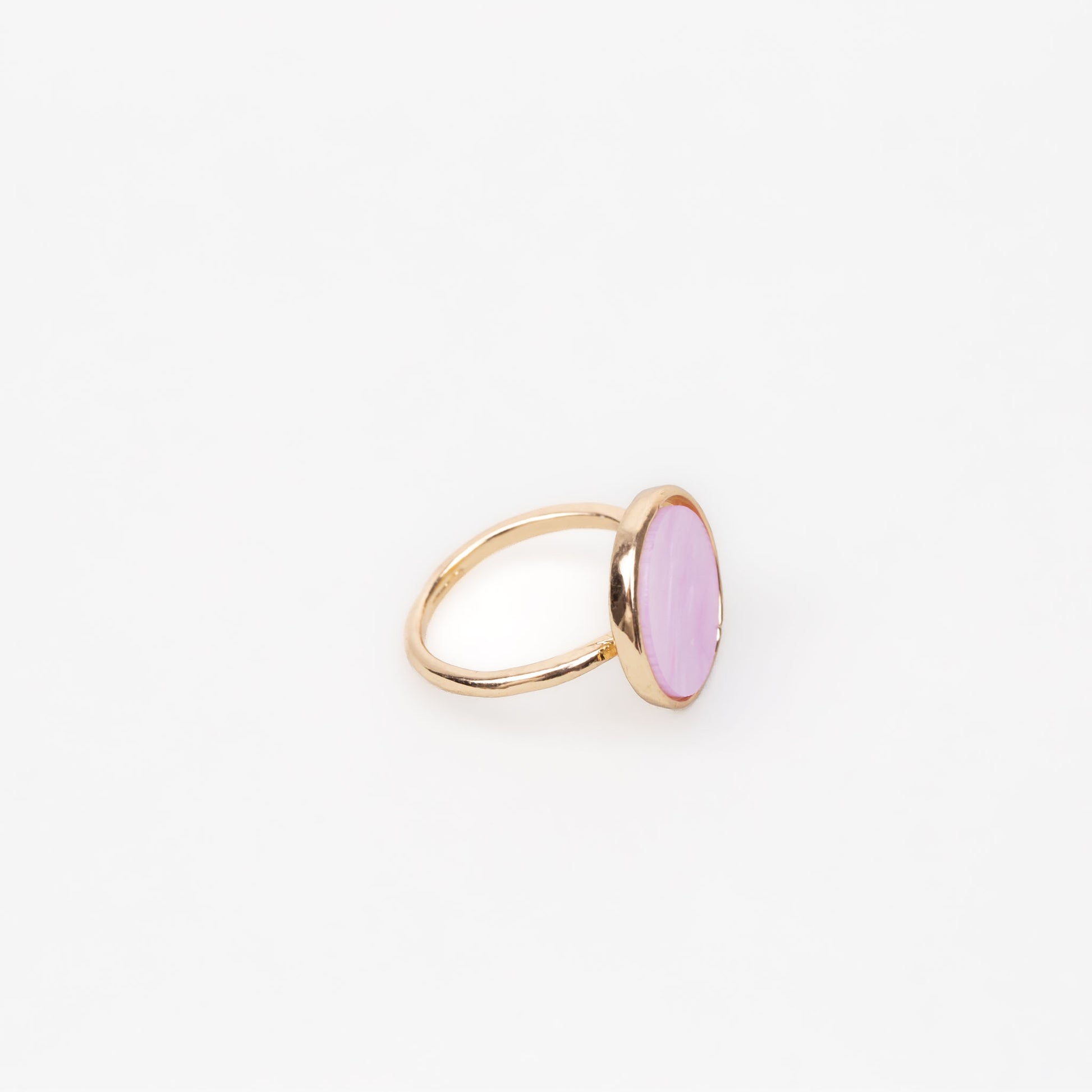 Inel auriu cu piatră sidefată în formă de cerc - Roz