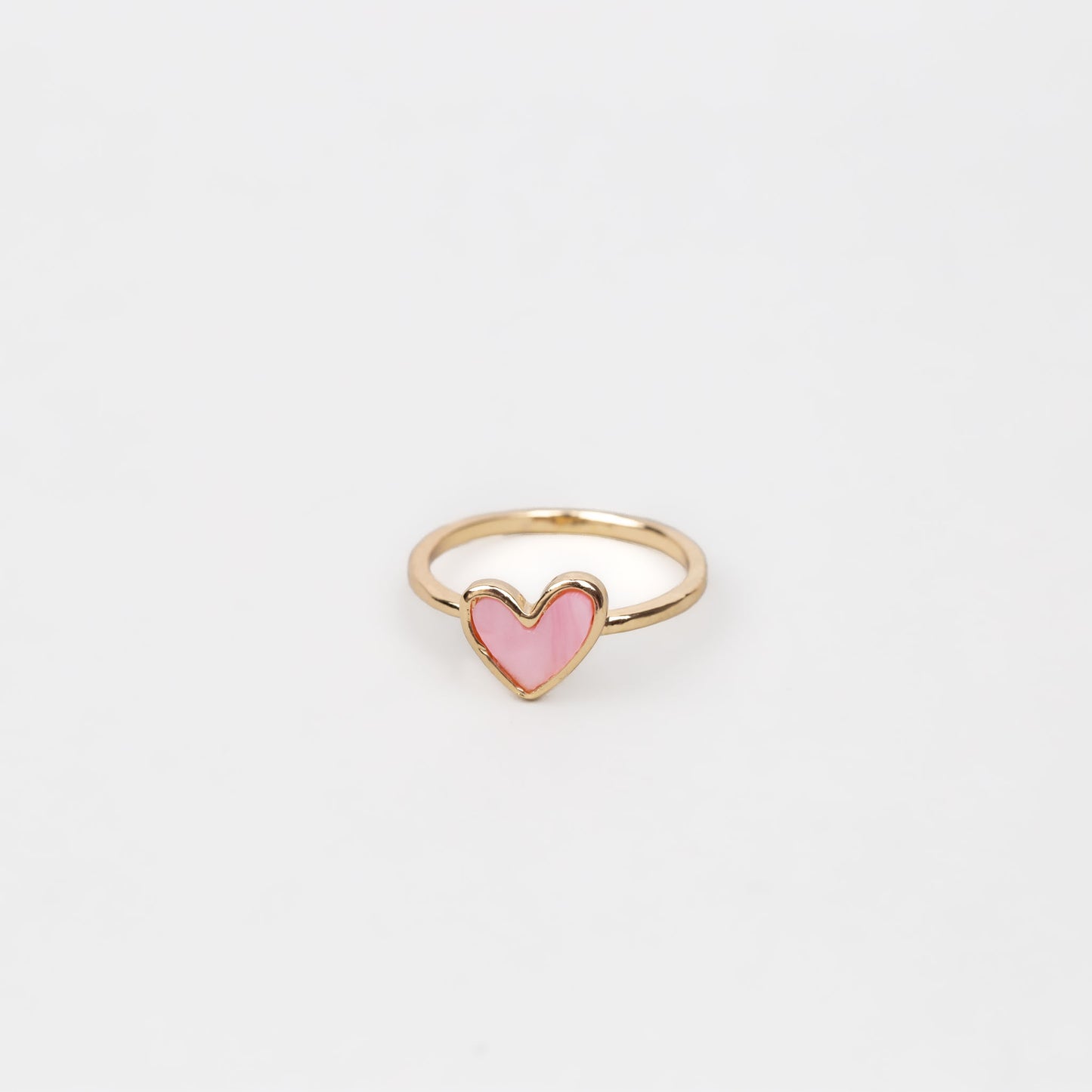 Inel auriu cu piatră sidefată în formă de inimă - Roz