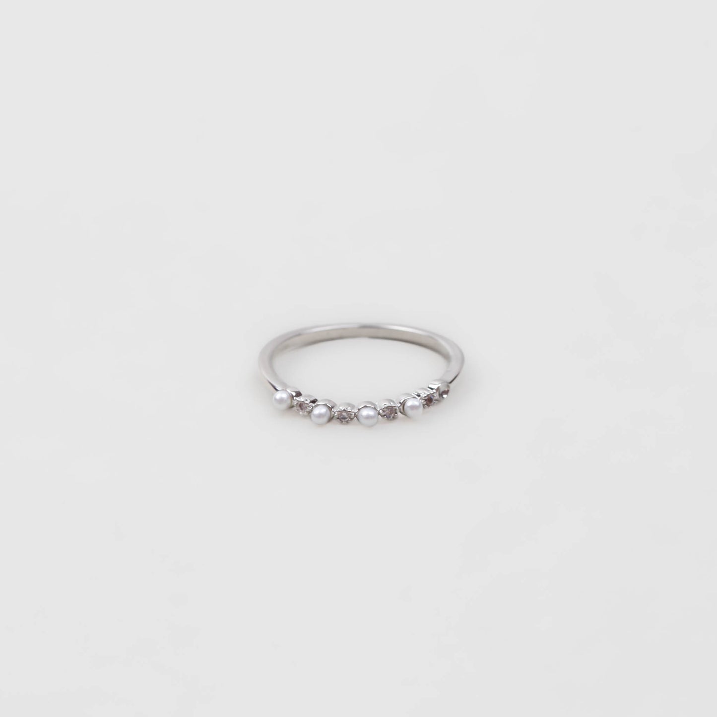 Inel delicat cu biluțe și pietre discrete - Argintiu