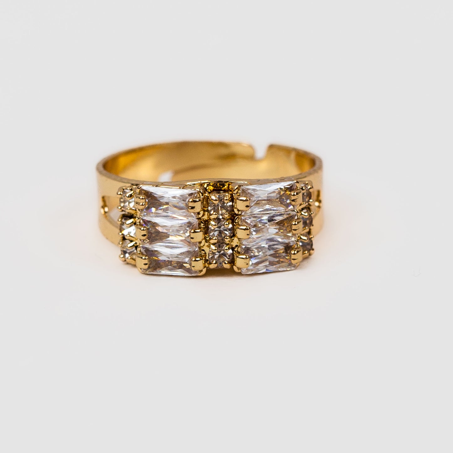 Inel lat reglabil cu pietre deosebit de strălucitoare - Auriu