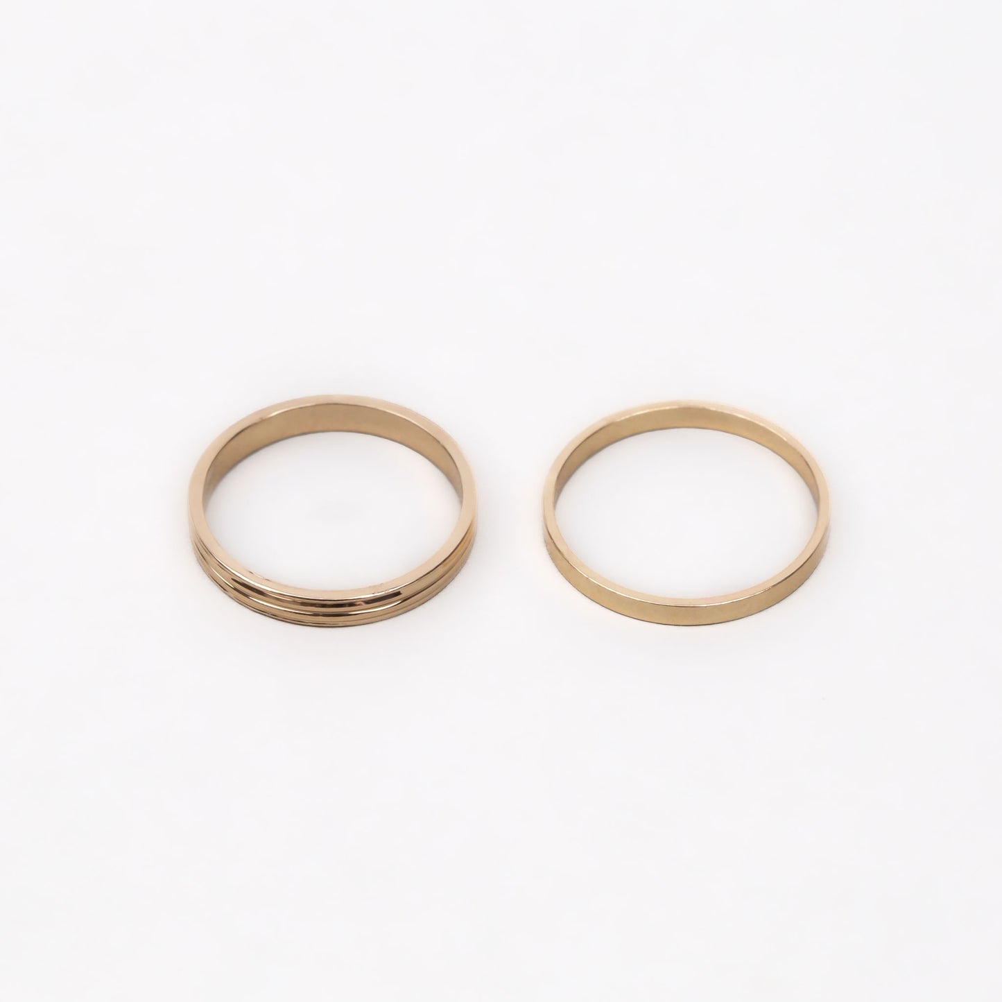 Inele simple în stil minimal cu striații, set 2 buc - Auriu