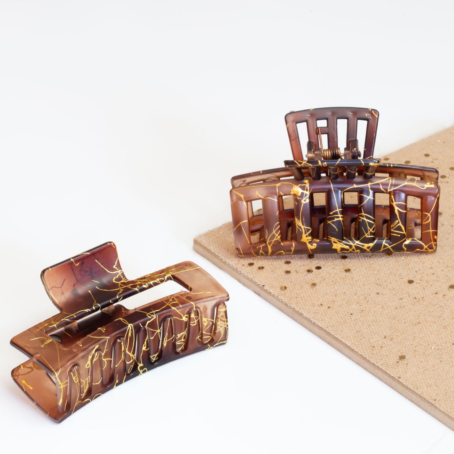 Set 2 clame păr mari dreptunghiulare cu accente aurii, textură mată - Maro