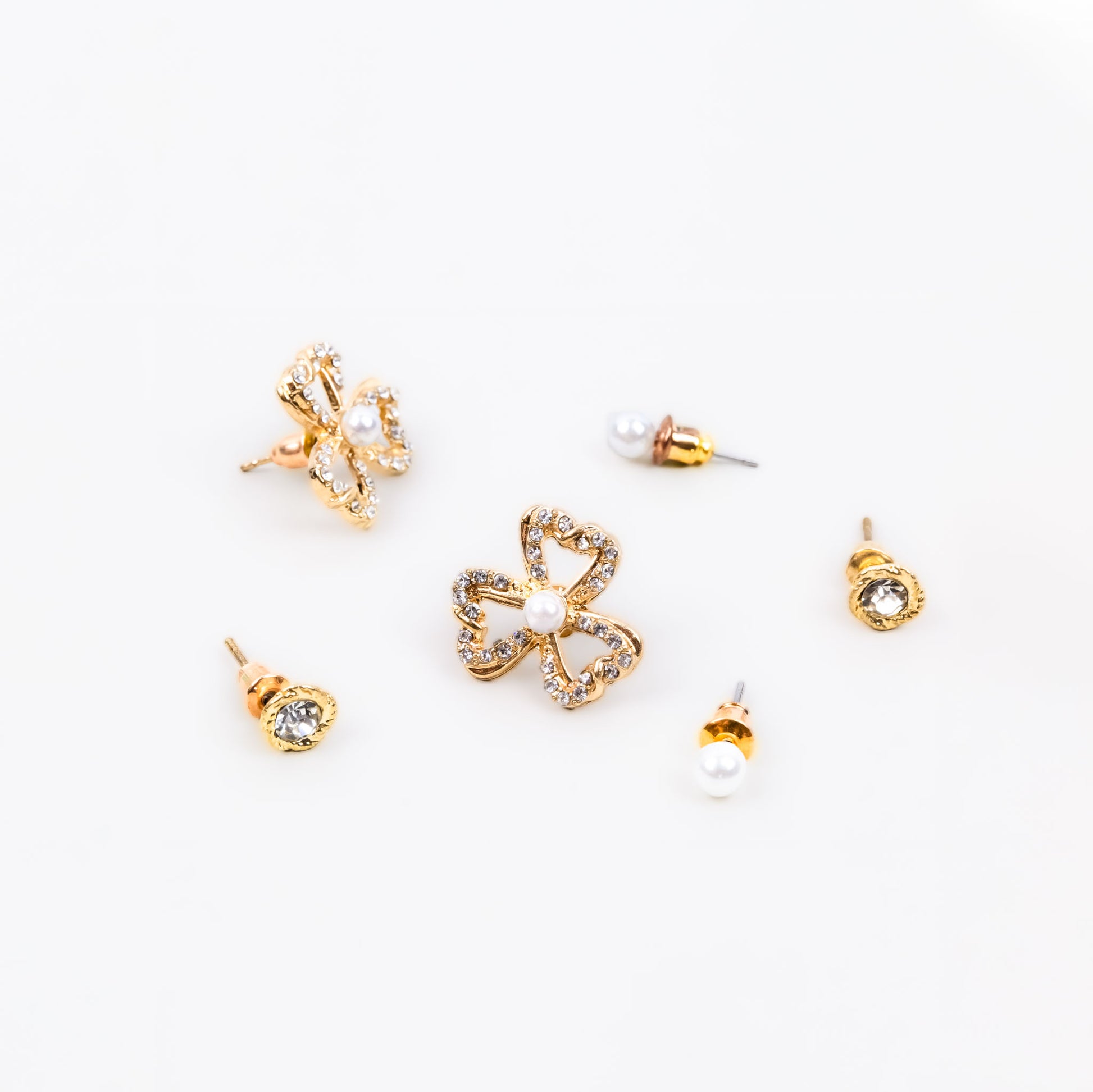 Set cercei cu forme de floare și pietre strălucitoare, 3 perechi - Auriu
