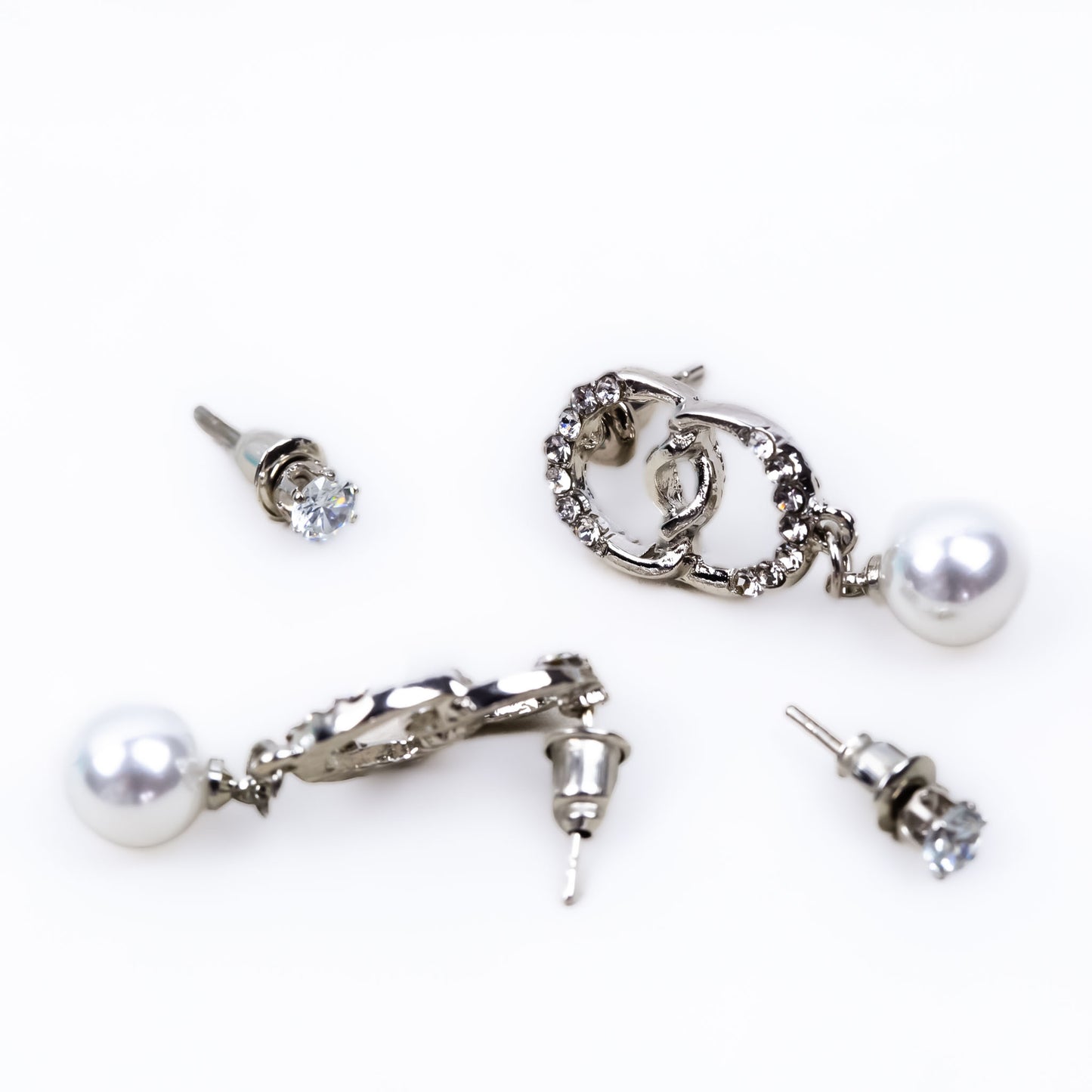 Set cercei cu ștrasuri și perle - Argintiu, Alb
