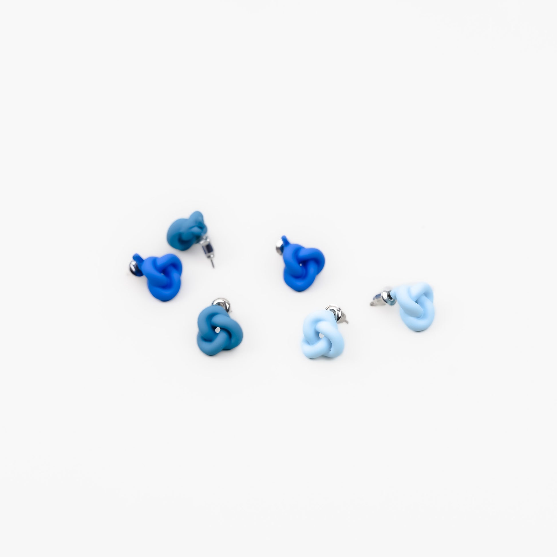 Set cercei mici cu formă împletită și textură de silicon, 3 perechi - Albastru Mix