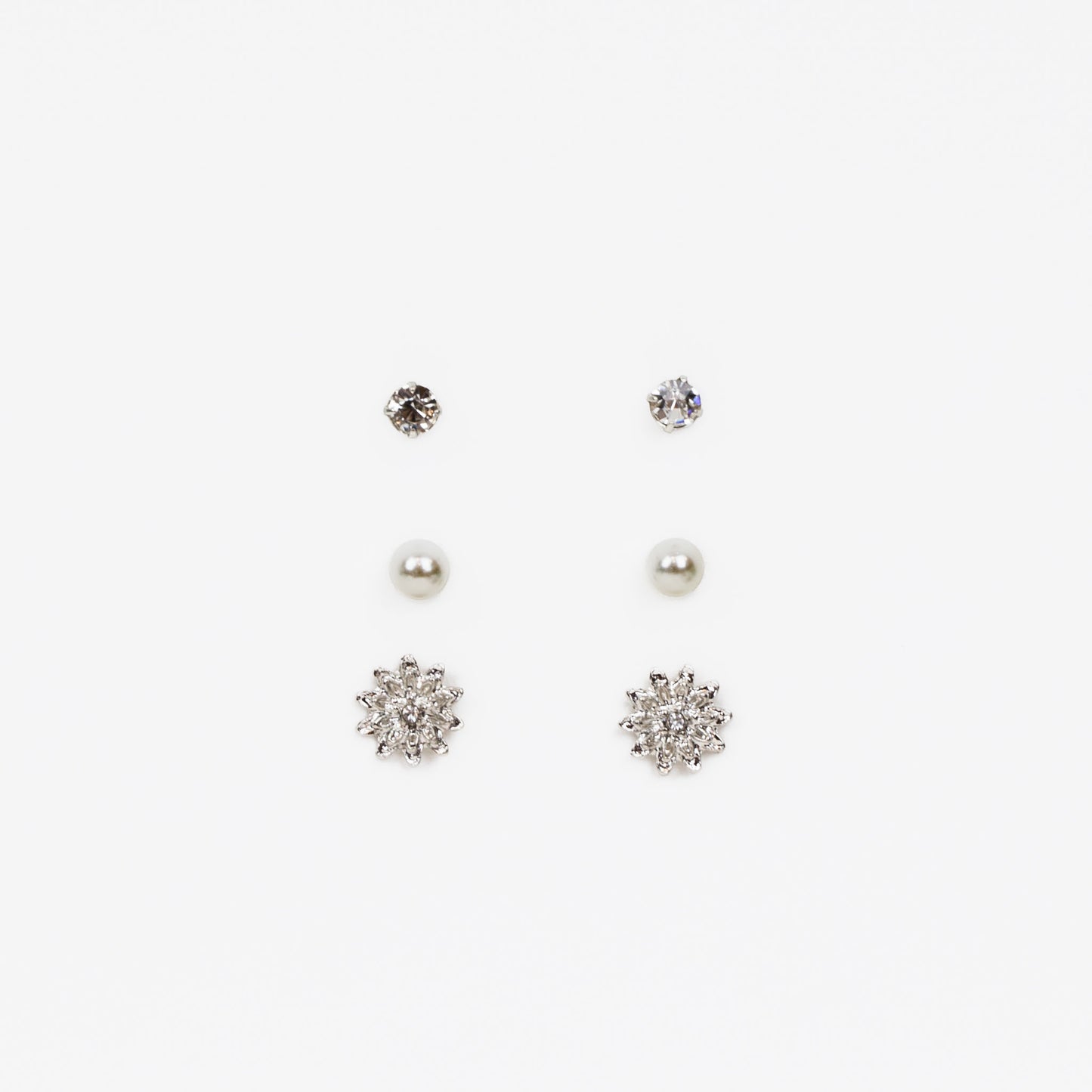 Set cercei mici cu perle și forme de floare, 3 perechi - Argintiu
