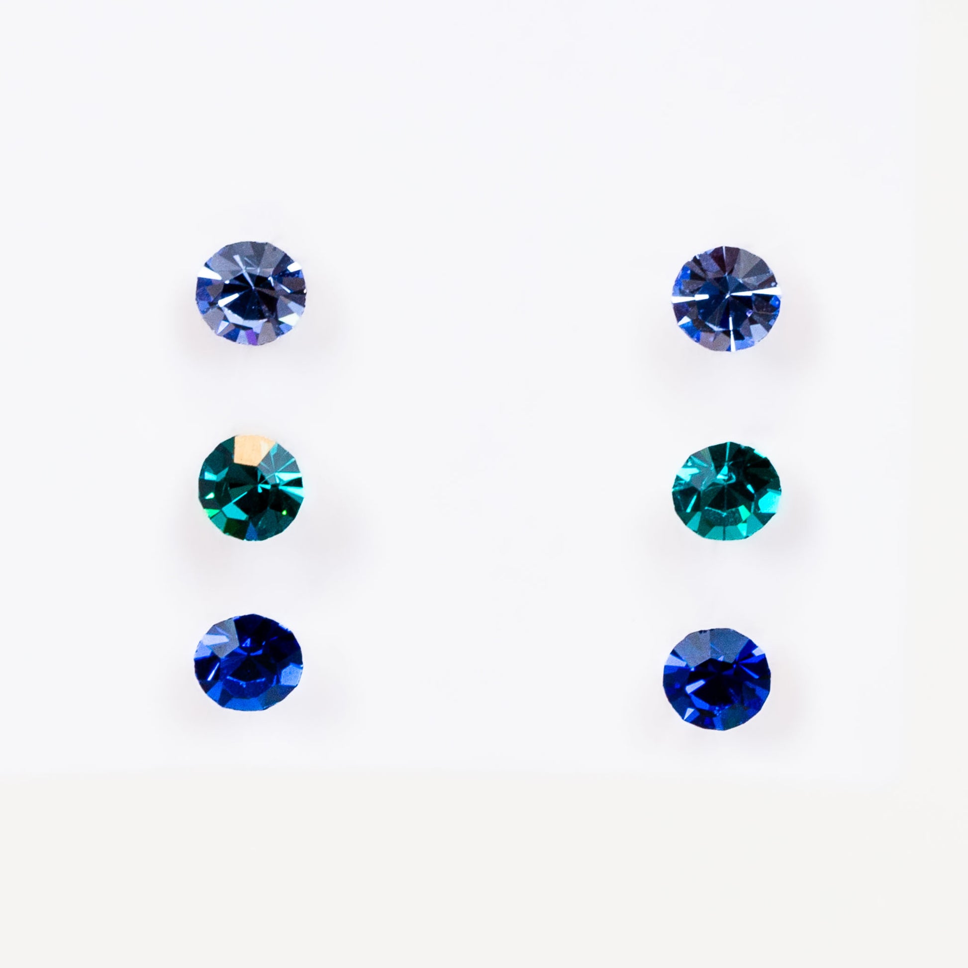 Set cercei mici cu pietre strălucitoare în nuanțe, 3 perechi - Albastru Mix