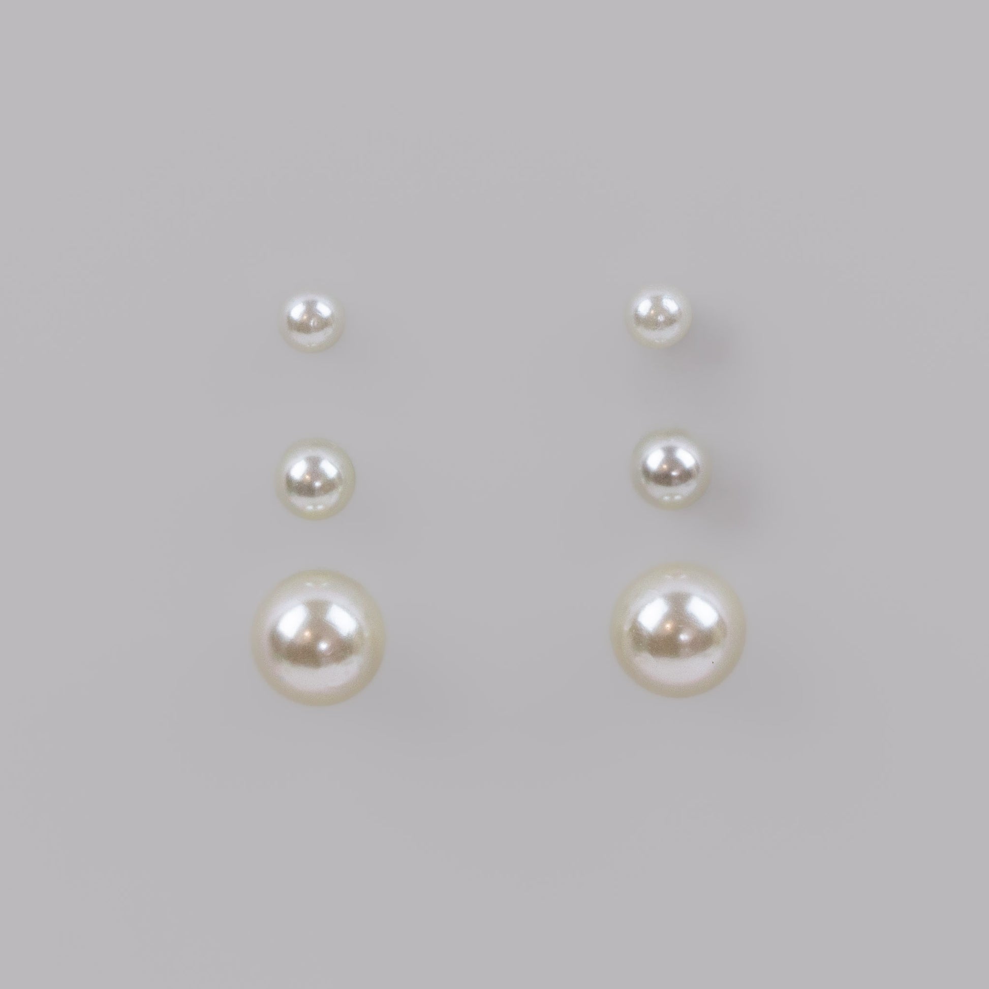 Set cercei mici cu perle albe, 3 perechi