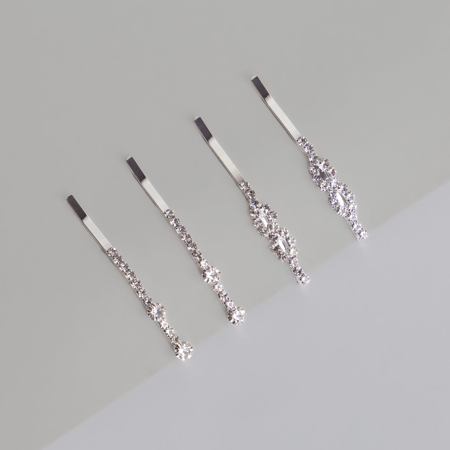 Agrafe de păr elegante cu ștrasuri fine starlight, set 4 - Argintiu