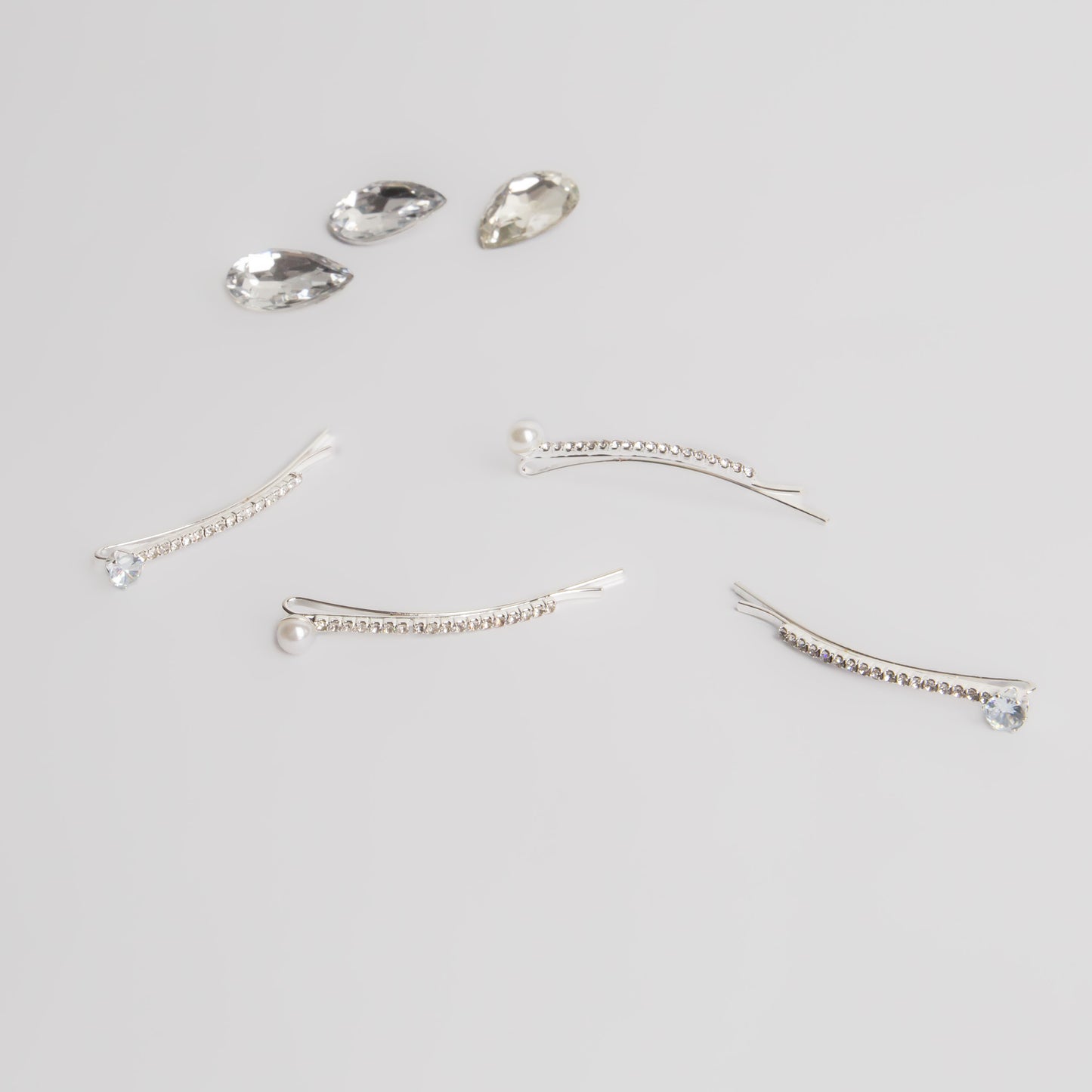 Agrafe de păr elegante cu ștrasuri, perle și pietre, set 4 - Argintiu