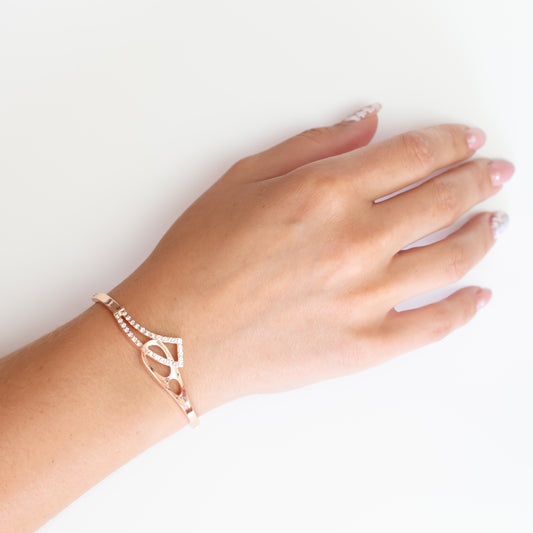 Brățară cu motiv curea și ștrasuri