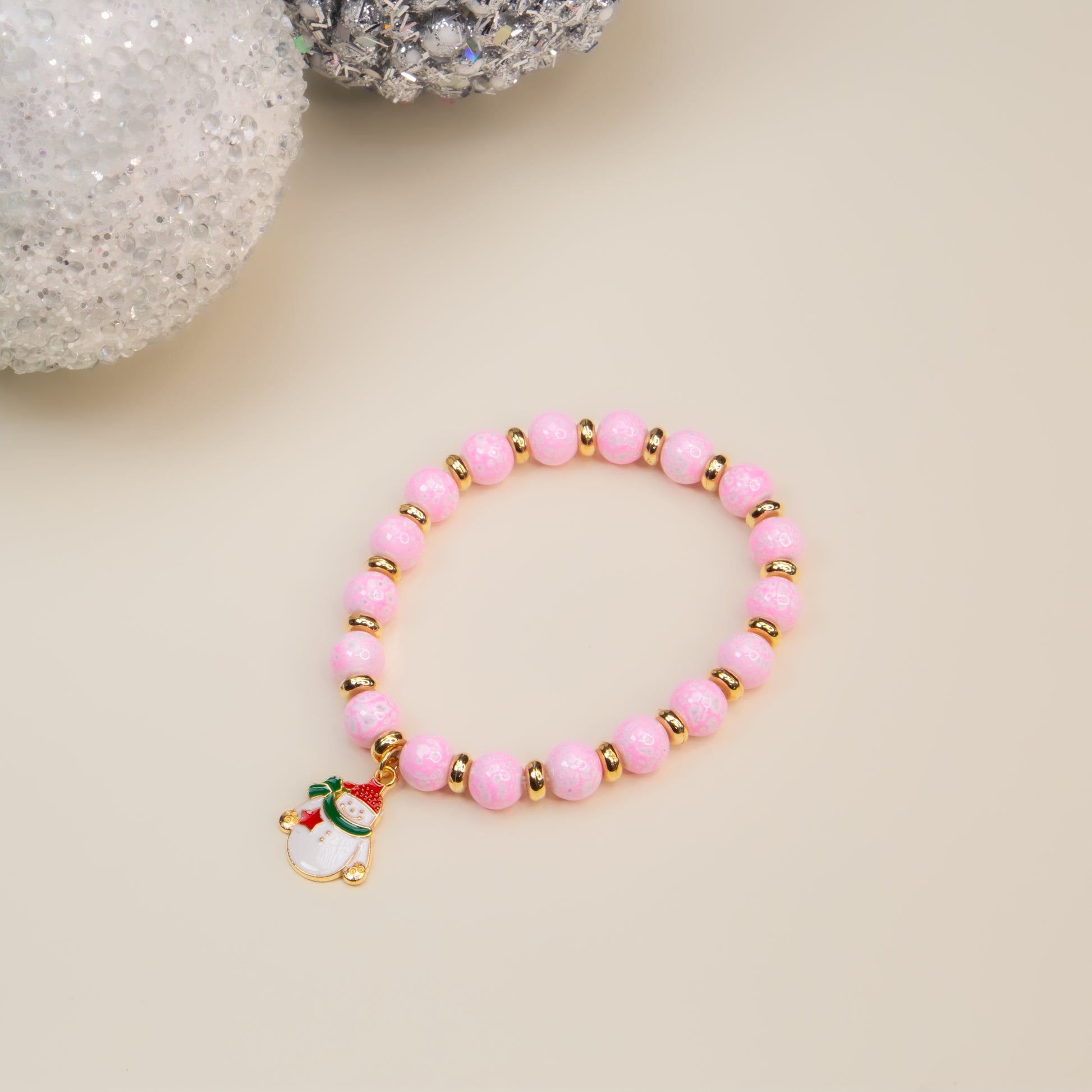 Brățară elastică cu motive de Crăciun Frosty Charm - Roz