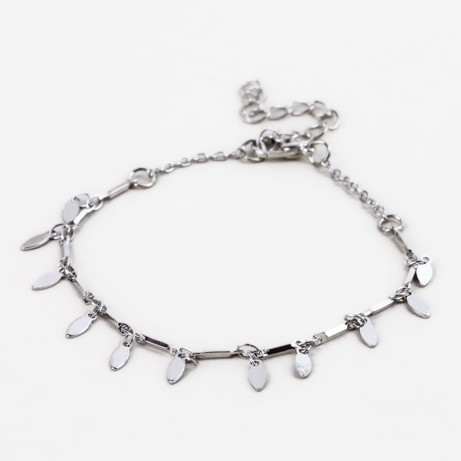 Brățară reglabilă cu lanț fin și charm-uri delicate - Argintiu