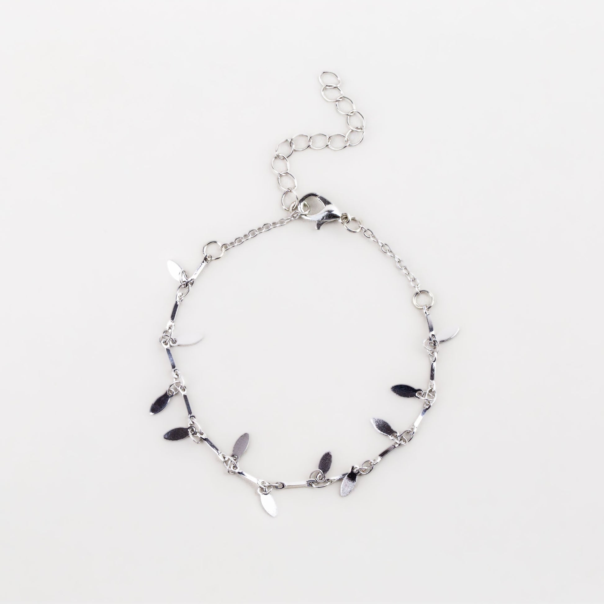 Brățară reglabilă cu lanț fin și charm-uri delicate - Argintiu
