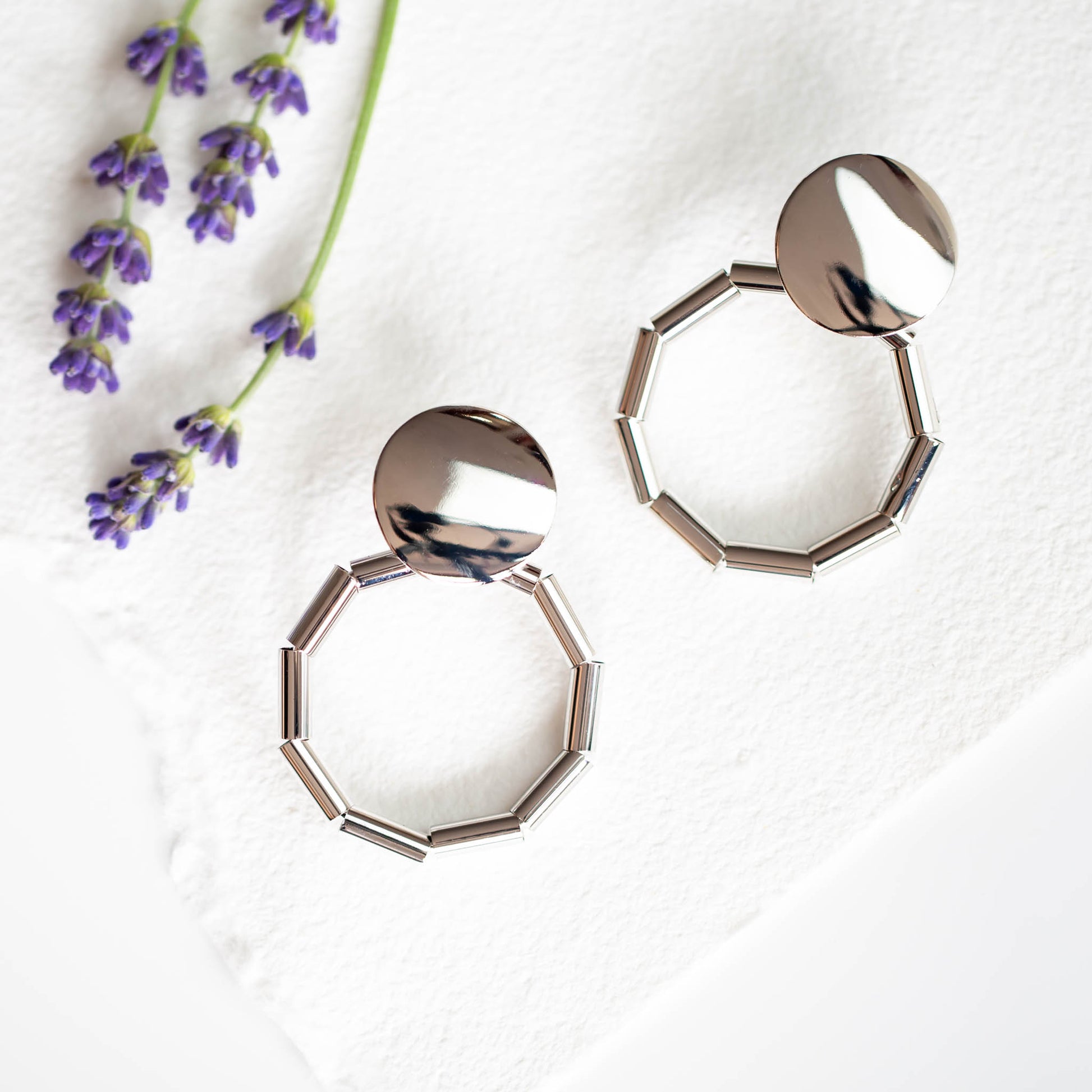 Cercei cu bănuț și cerc secționat - Argintiu