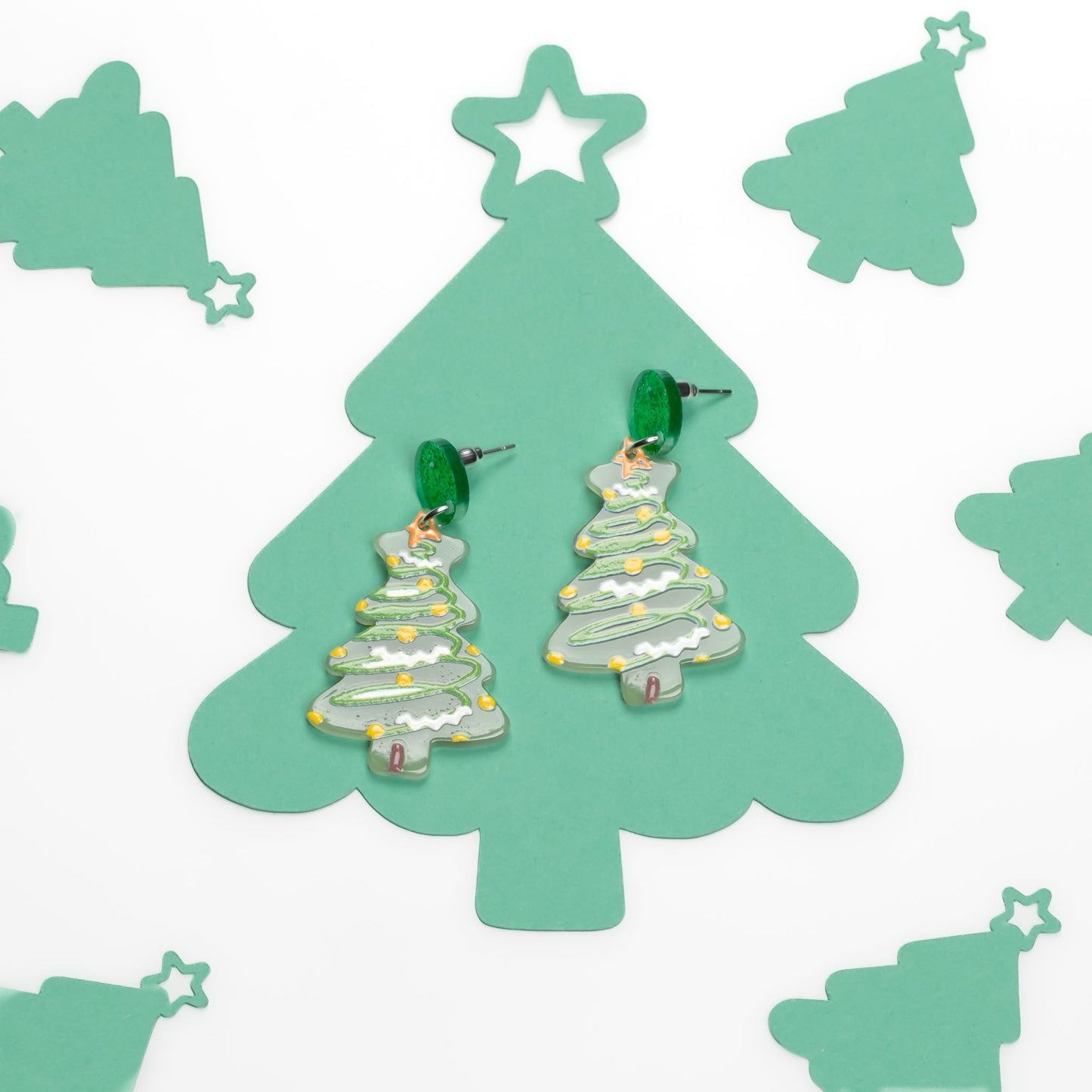 Cercei cu brad magic