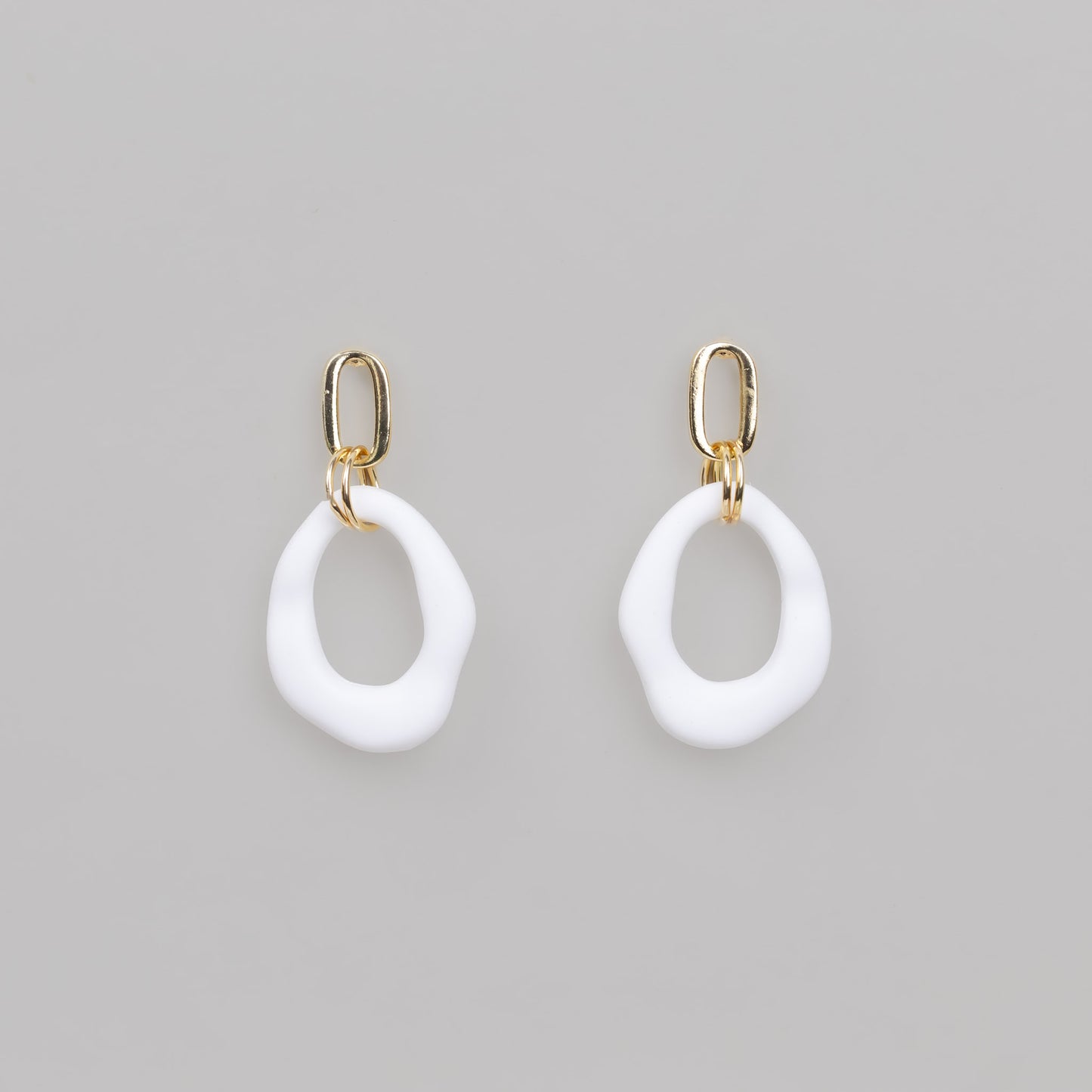 Cercei cu verigă siliconată - Alb